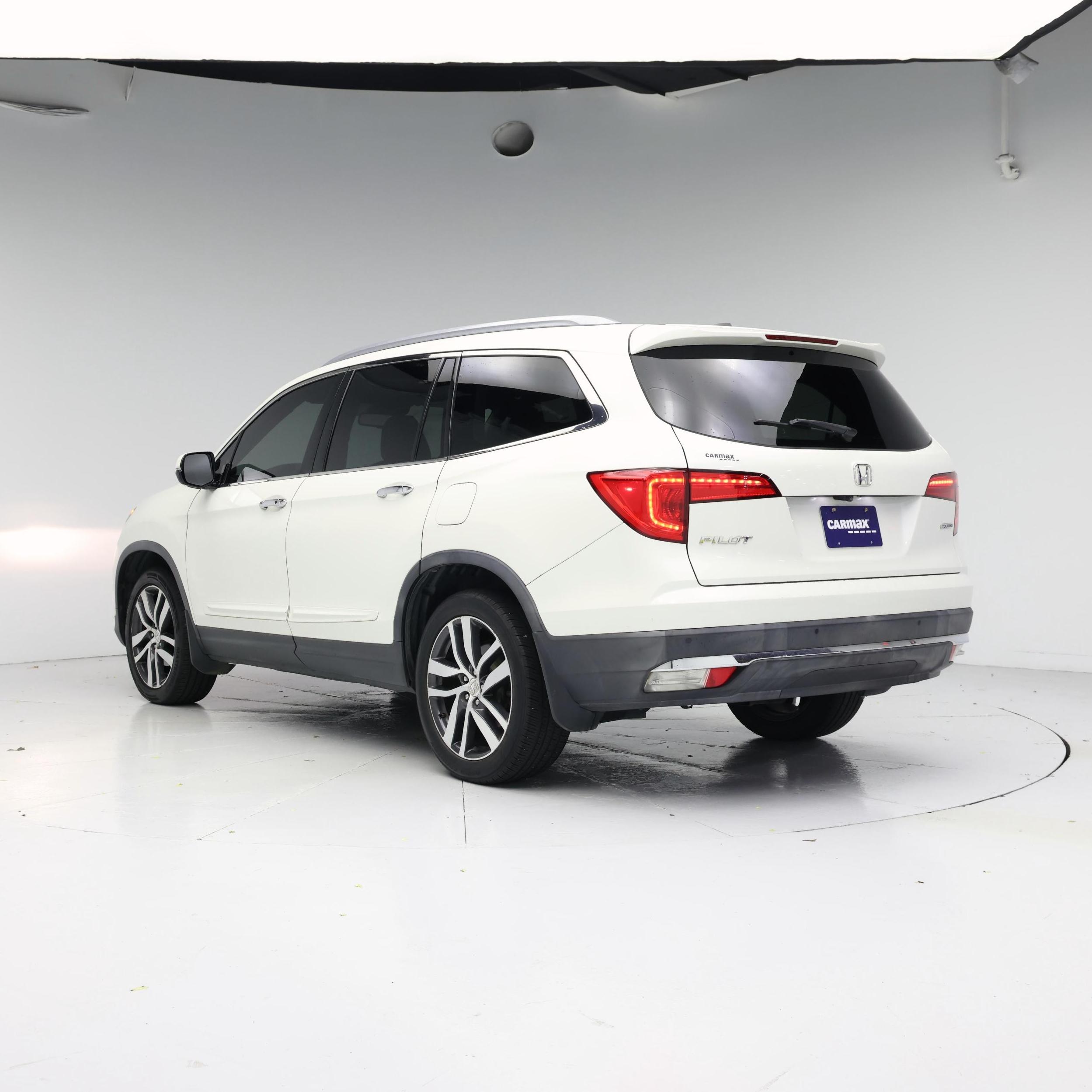 Thumbnail: 2017 Honda Pilot - 2