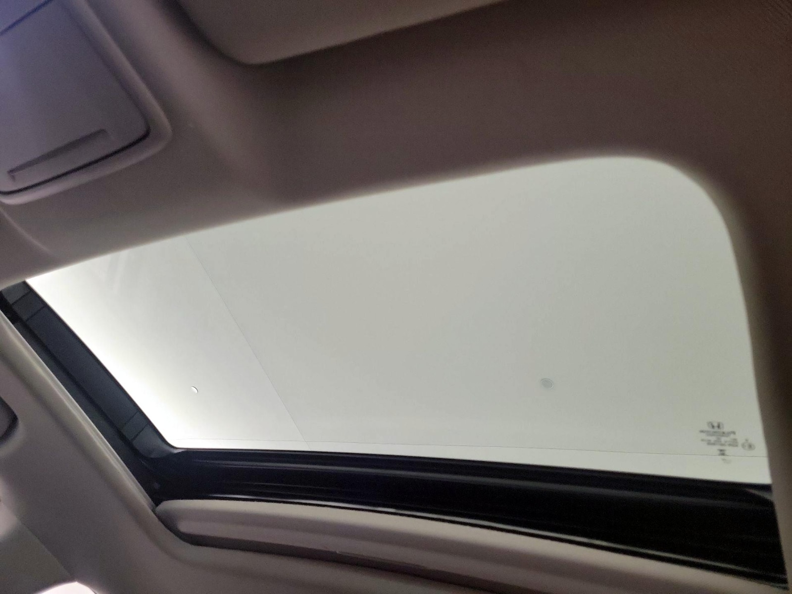Sunroof(s) & Overhead Airbags