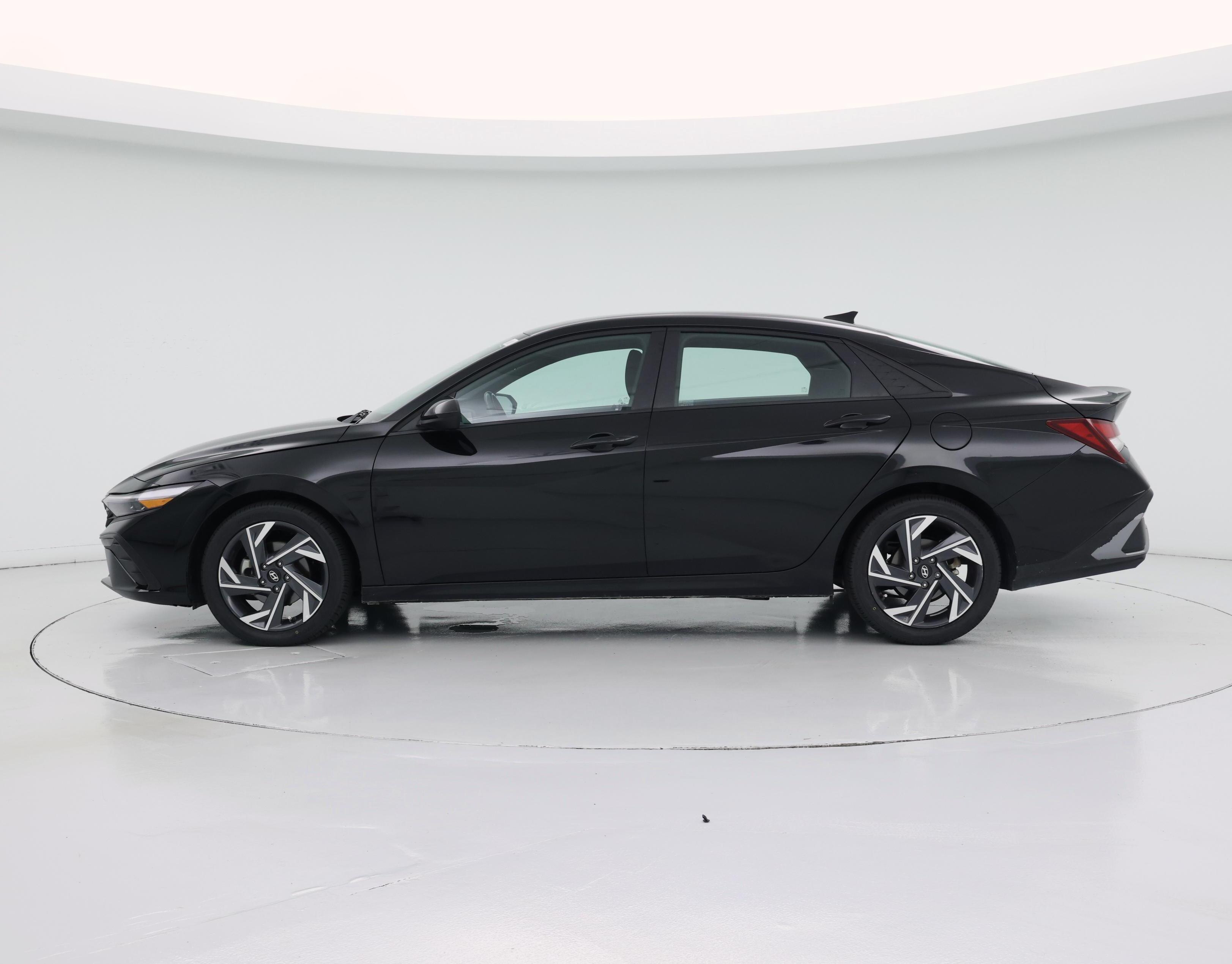 Thumbnail: 2025 Hyundai Elantra - 3
