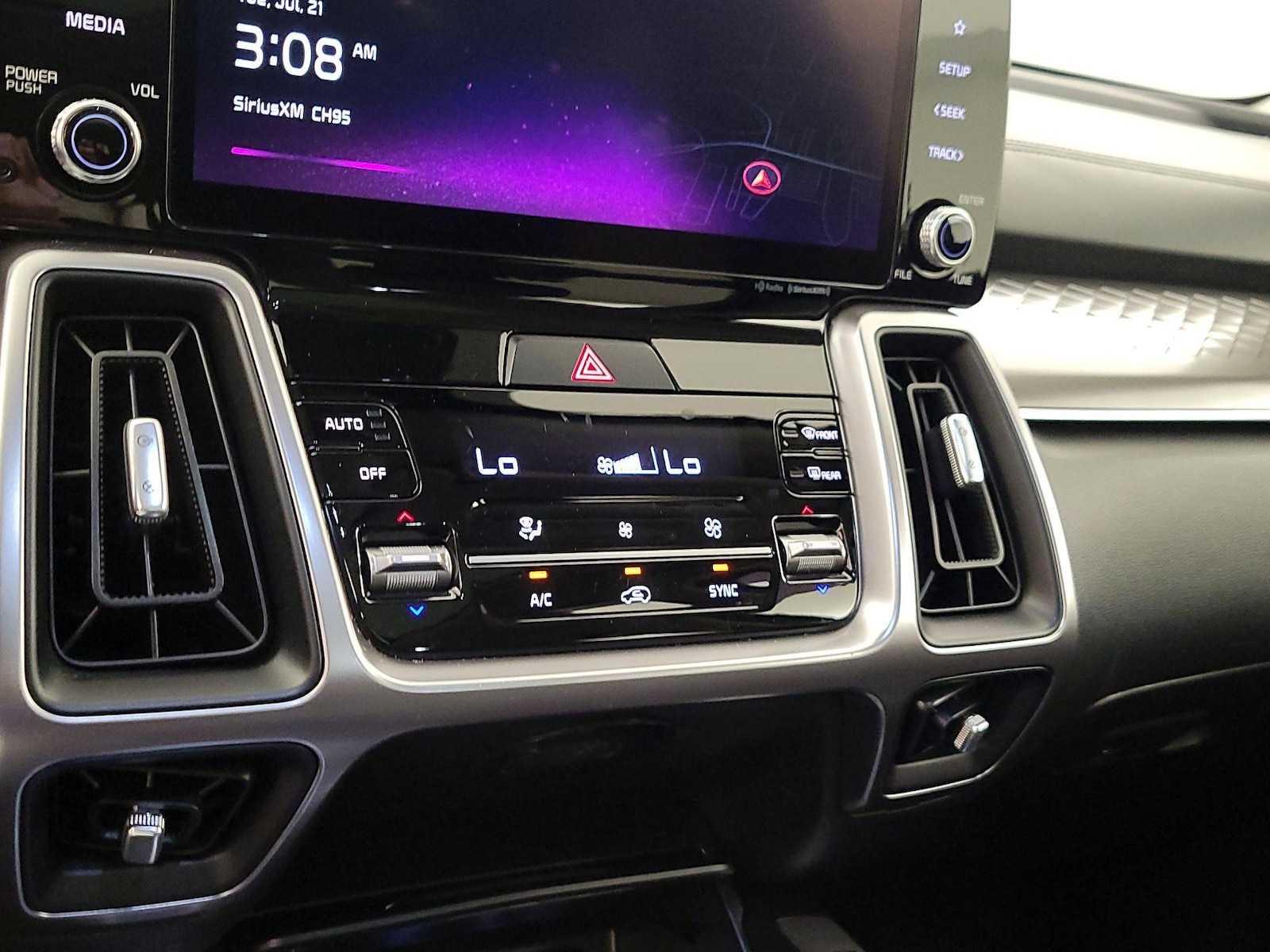 2023 Kia Sorento S - Photo 18