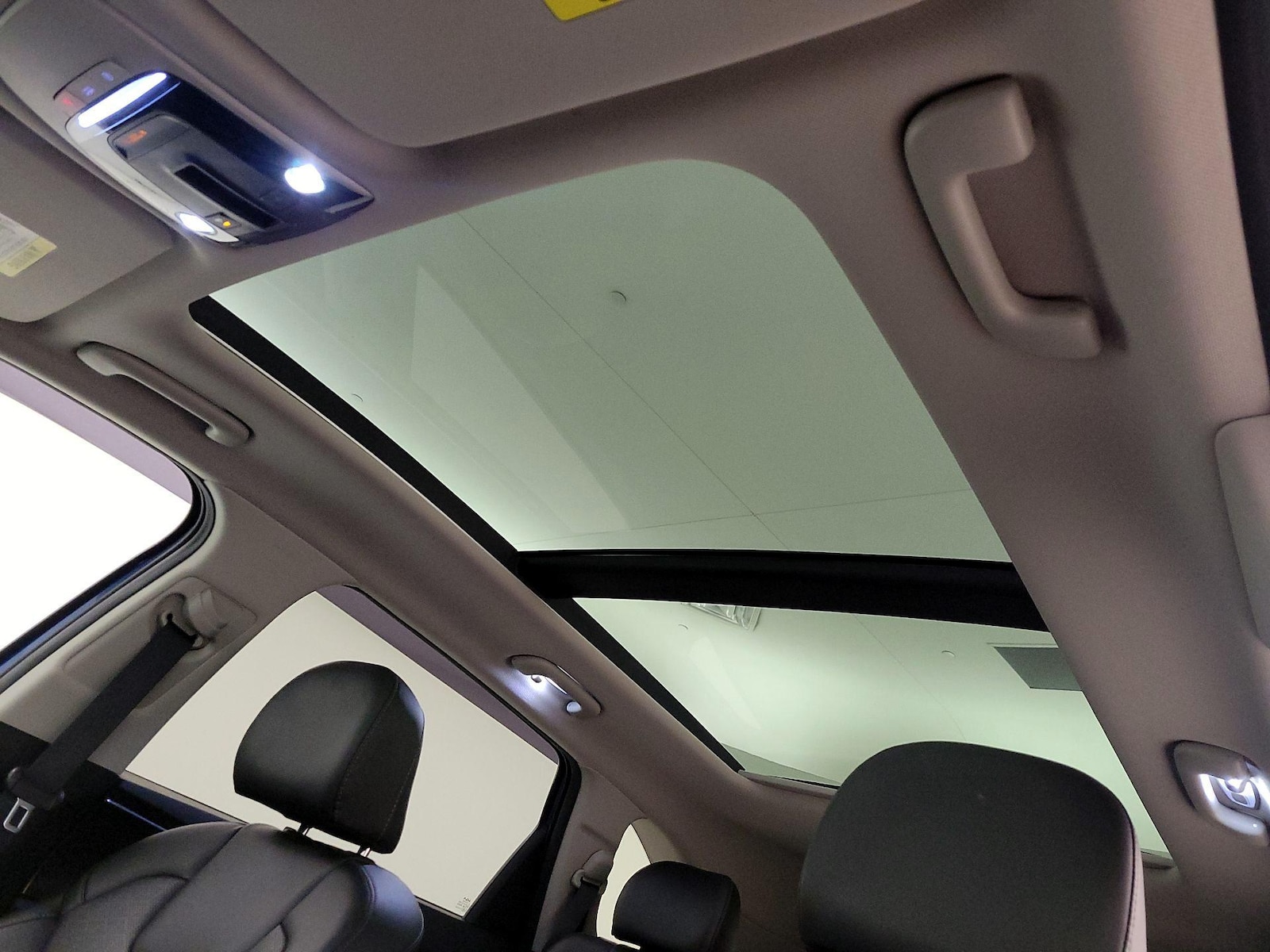 2023 Kia Sorento S - Photo 21