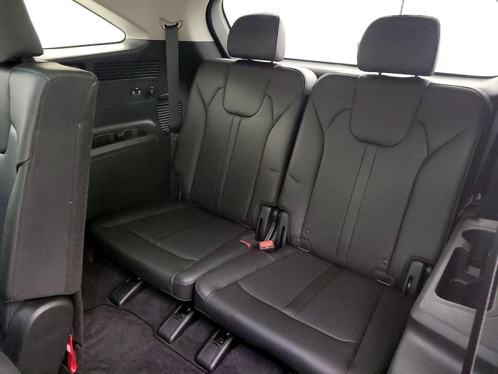 2023 Kia Sorento S - Photo 23