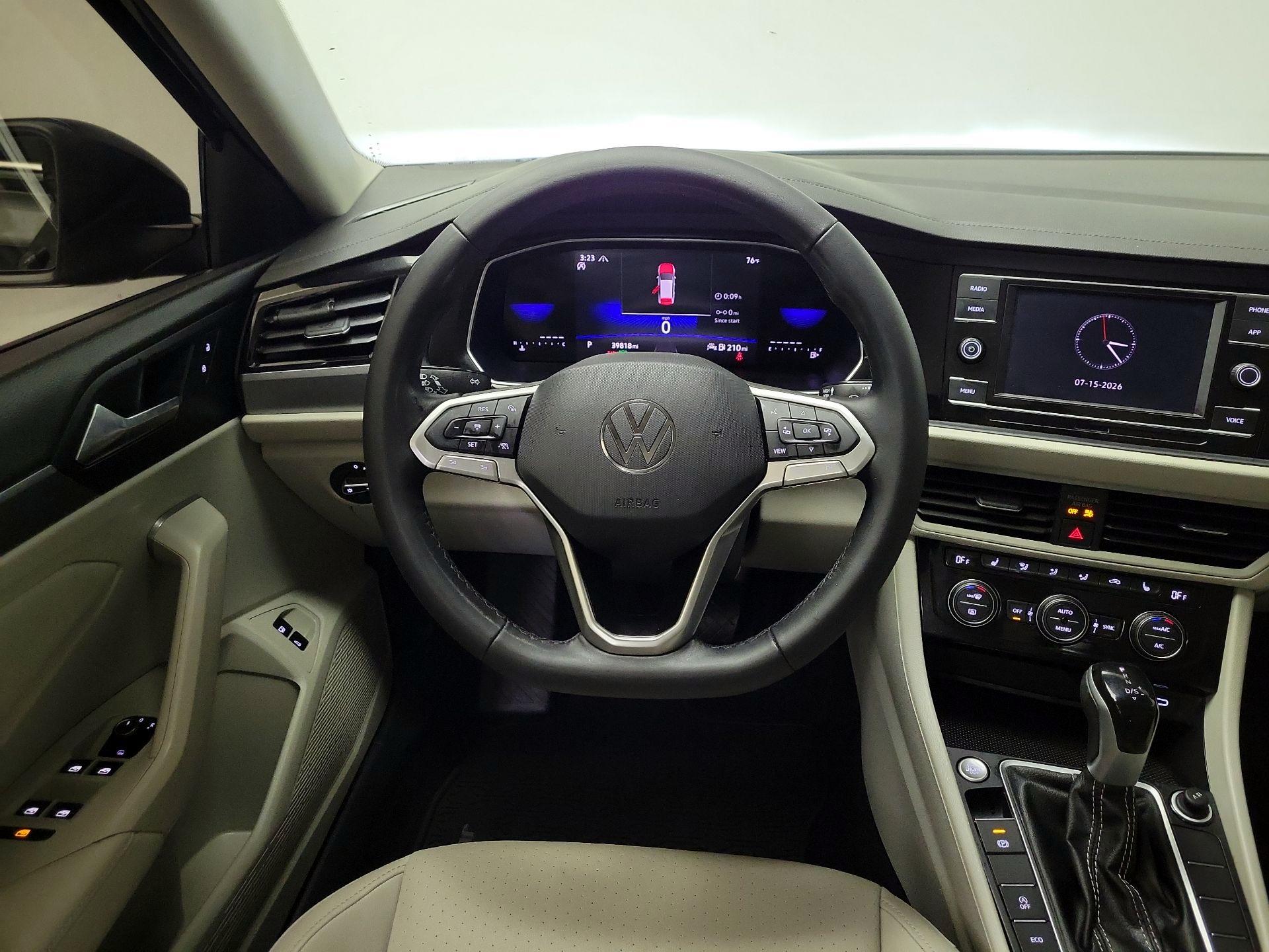 Thumbnail: 2024 Volkswagen Jetta - 10