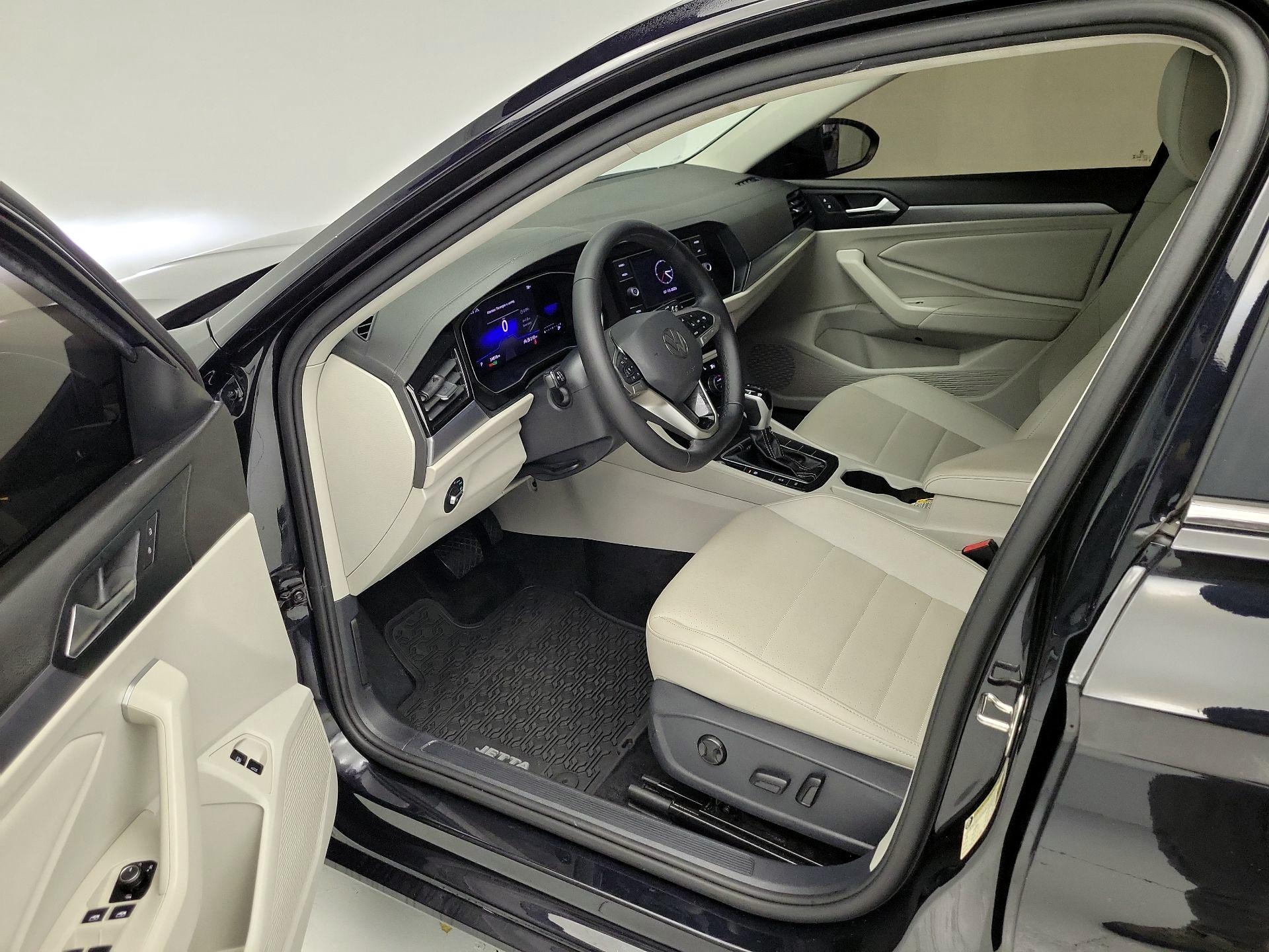 Thumbnail: 2024 Volkswagen Jetta - 11