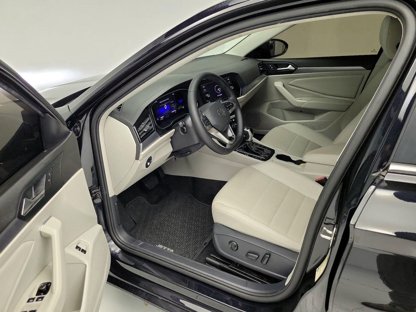 2024 Volkswagen Jetta SE - Photo 12