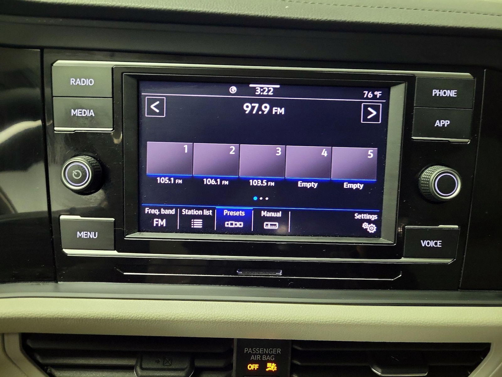 2024 Volkswagen Jetta SE - Photo 16