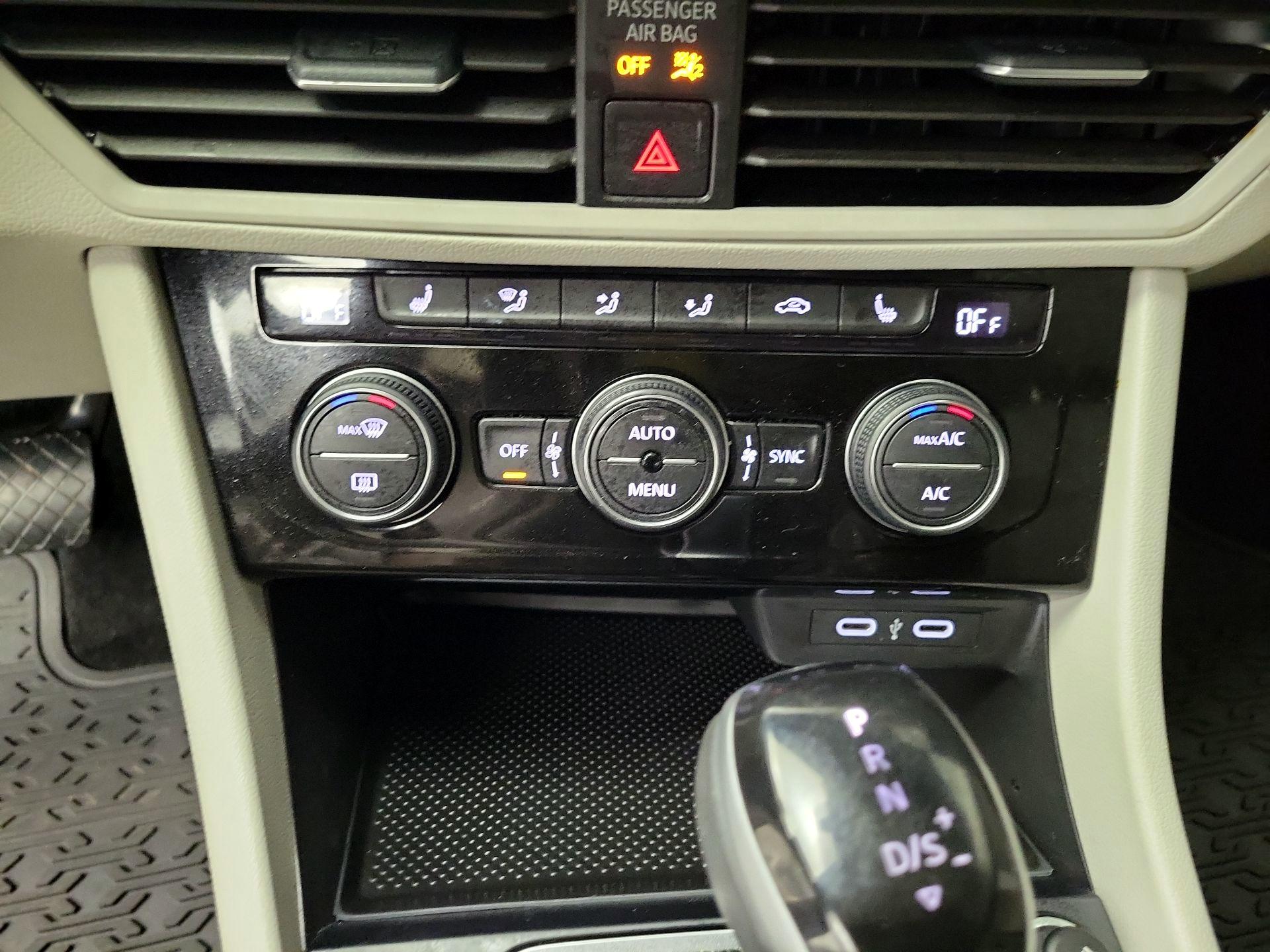 Thumbnail: 2024 Volkswagen Jetta - 16