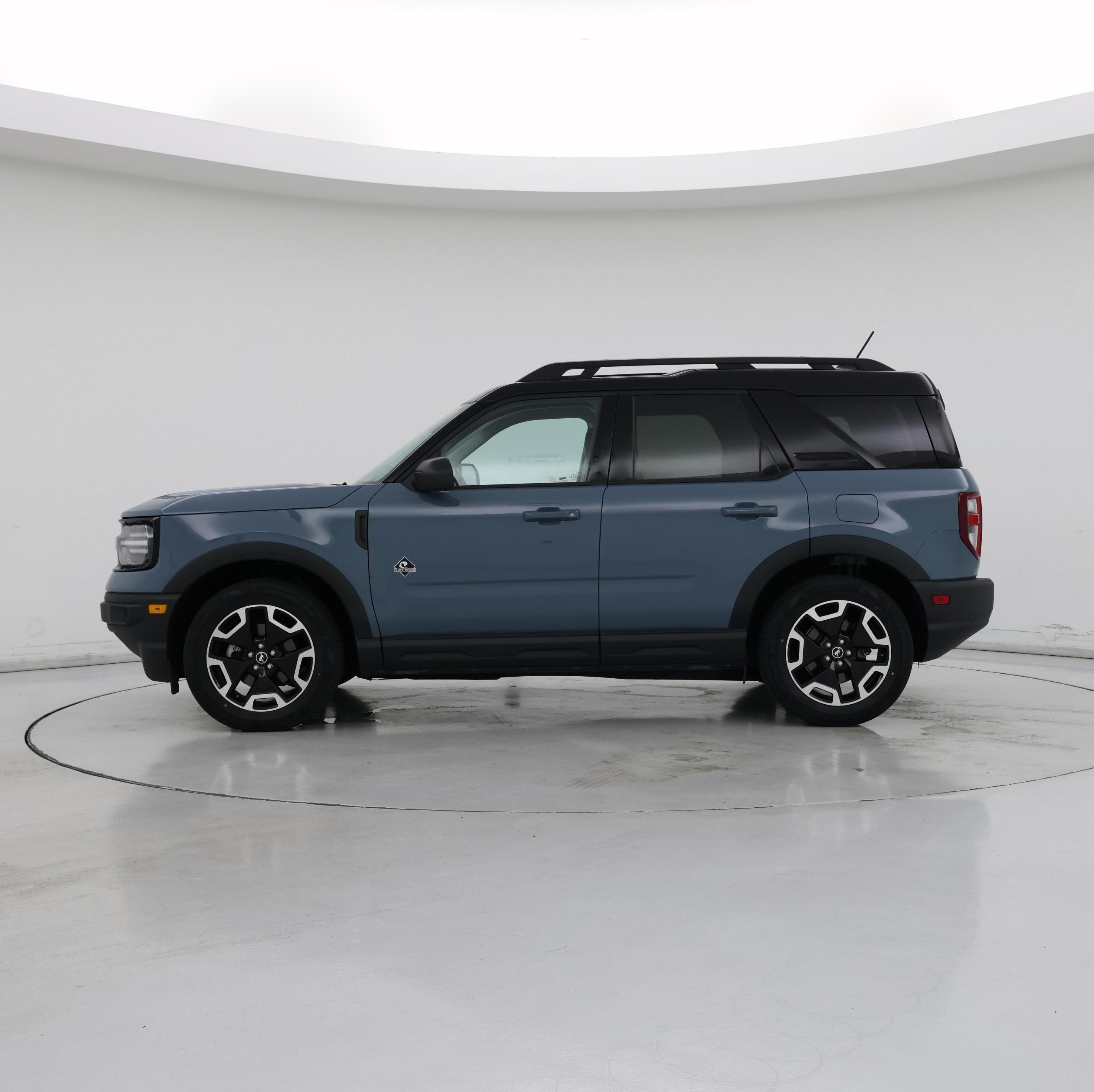 Thumbnail: 2023 Ford Bronco Sport - 3