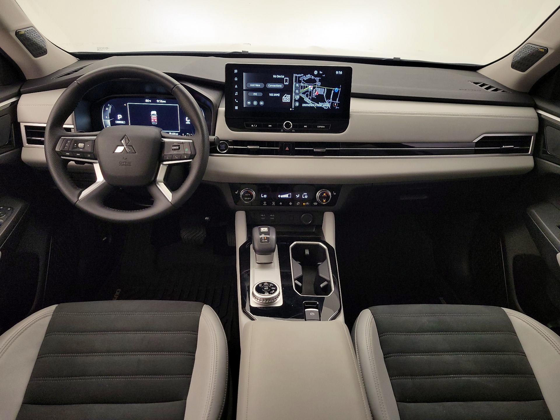 Thumbnail: 2025 Mitsubishi Outlander - 9