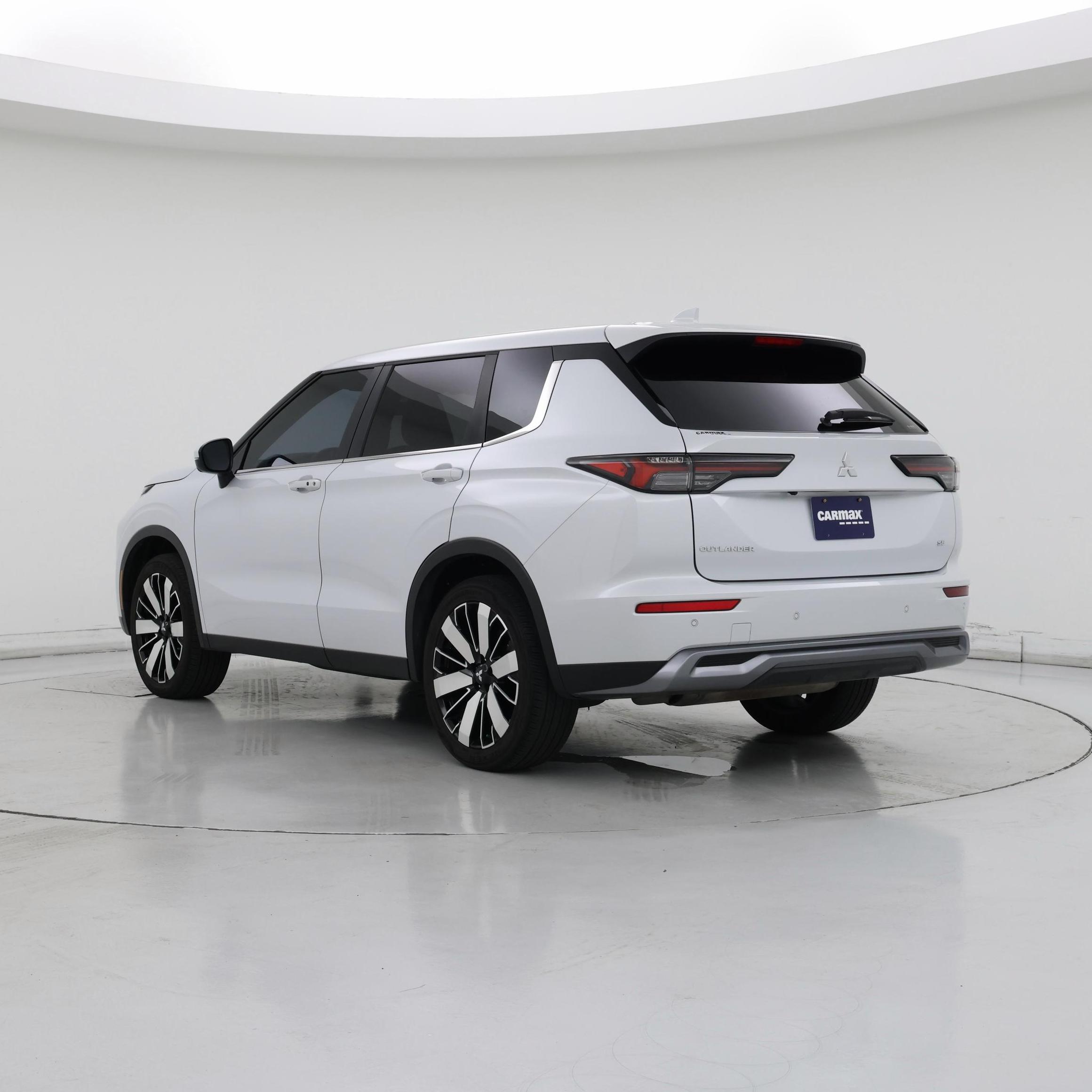 Thumbnail: 2025 Mitsubishi Outlander - 2