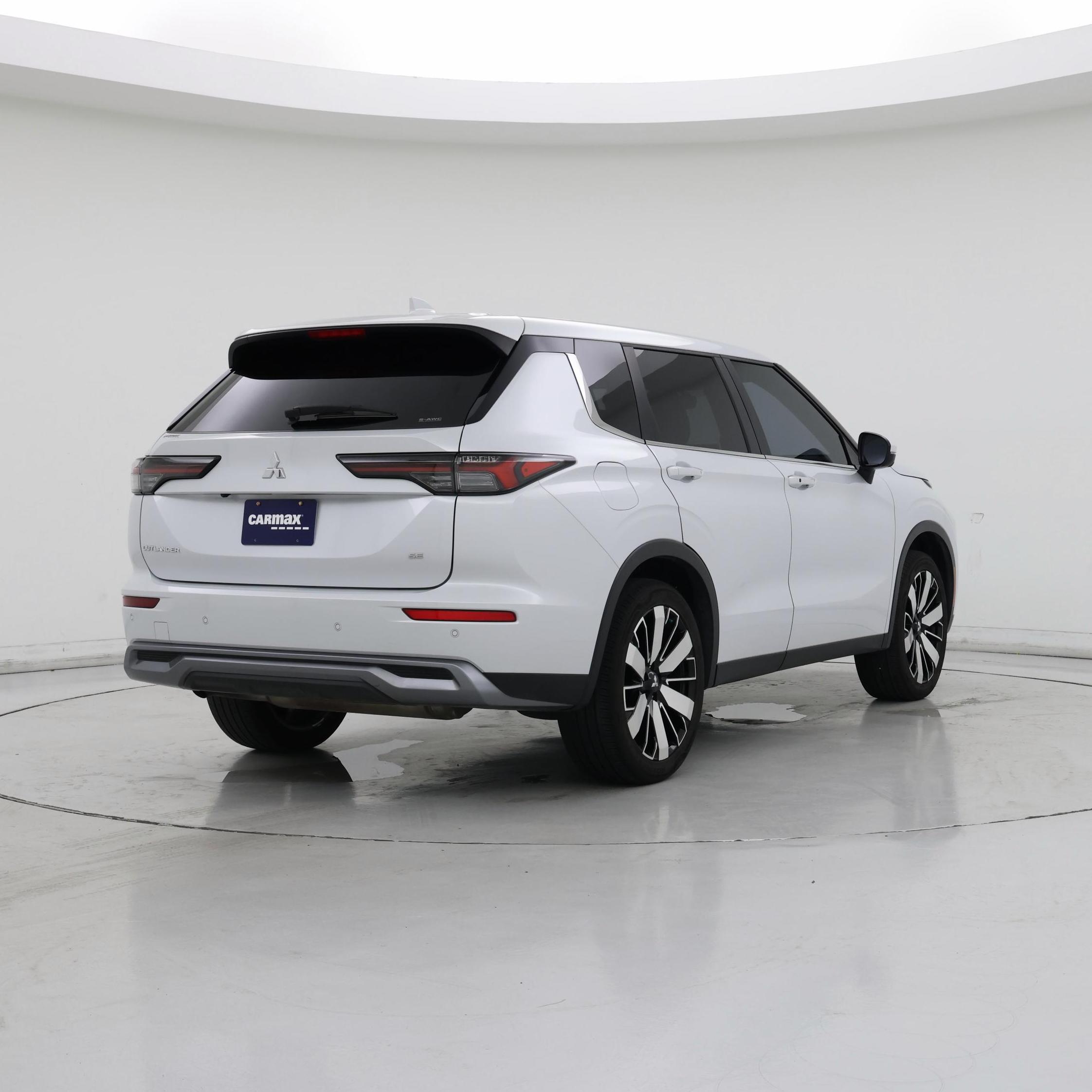 Thumbnail: 2025 Mitsubishi Outlander - 8