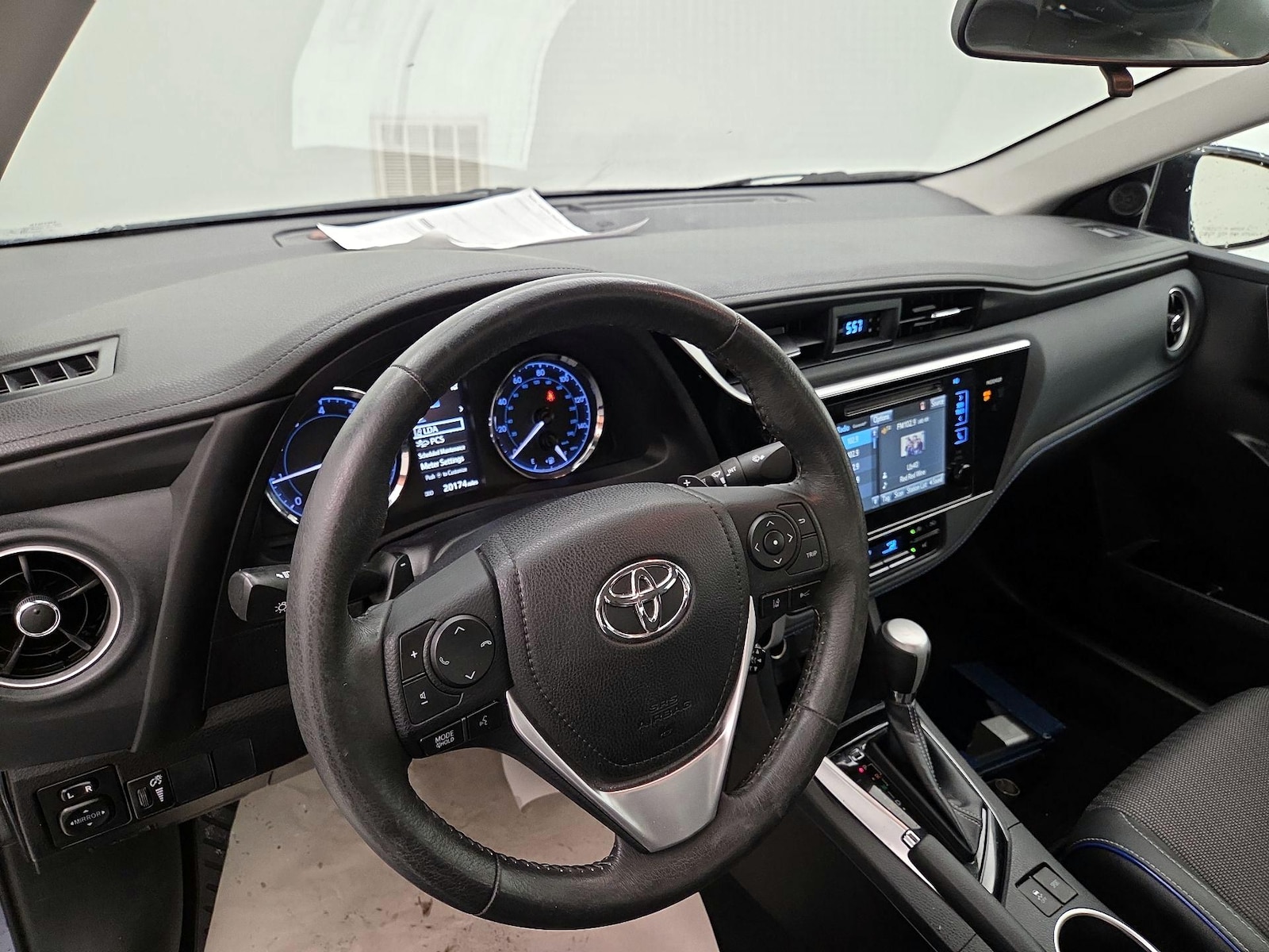 2017 Toyota Corolla SE - Photo 10
