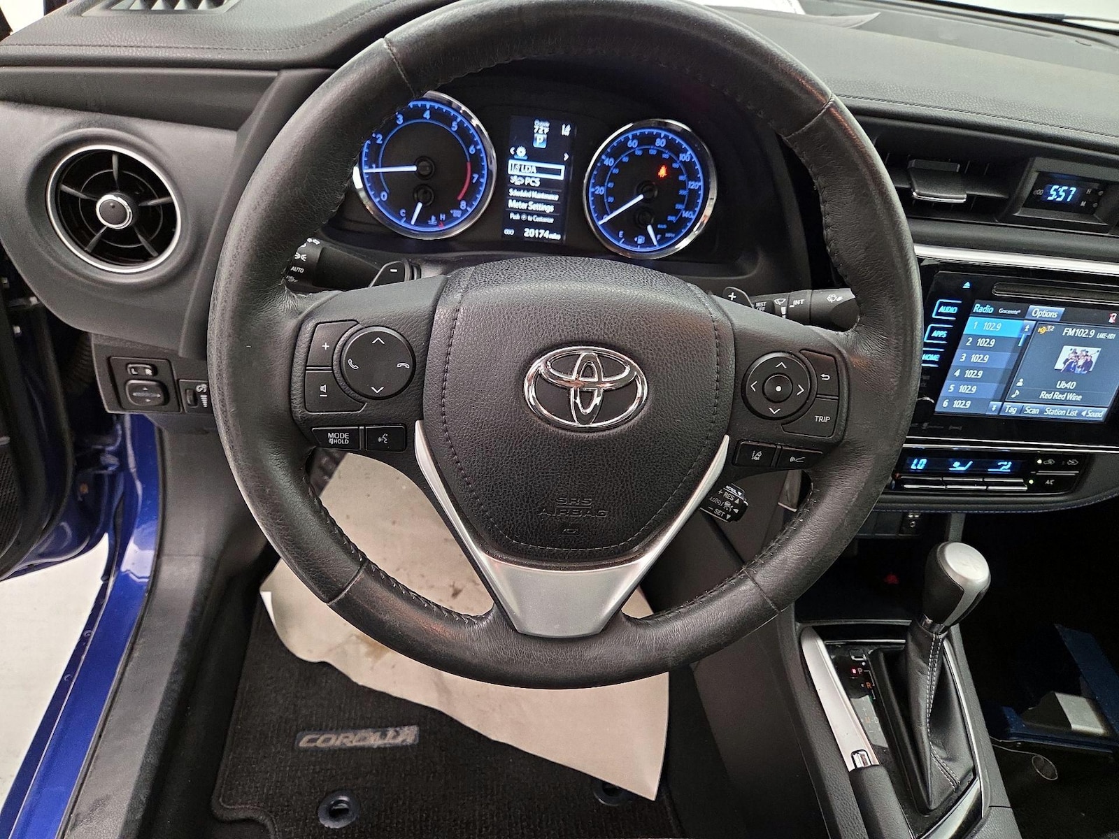 2017 Toyota Corolla SE - Photo 11