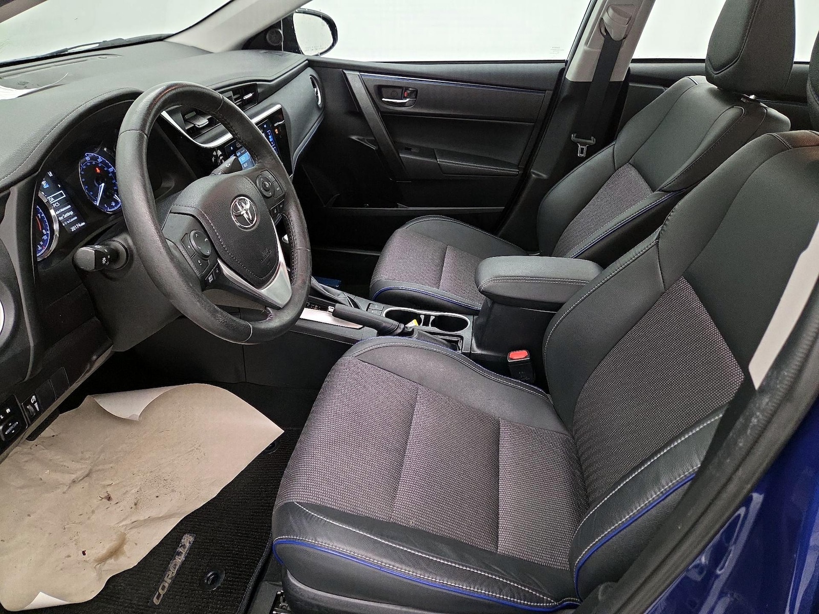 2017 Toyota Corolla SE - Photo 12