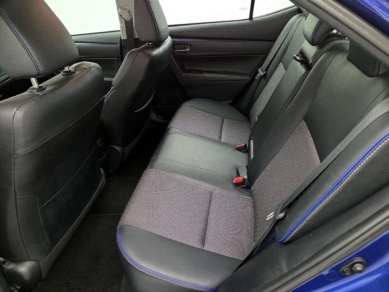 2017 Toyota Corolla SE - Photo 20