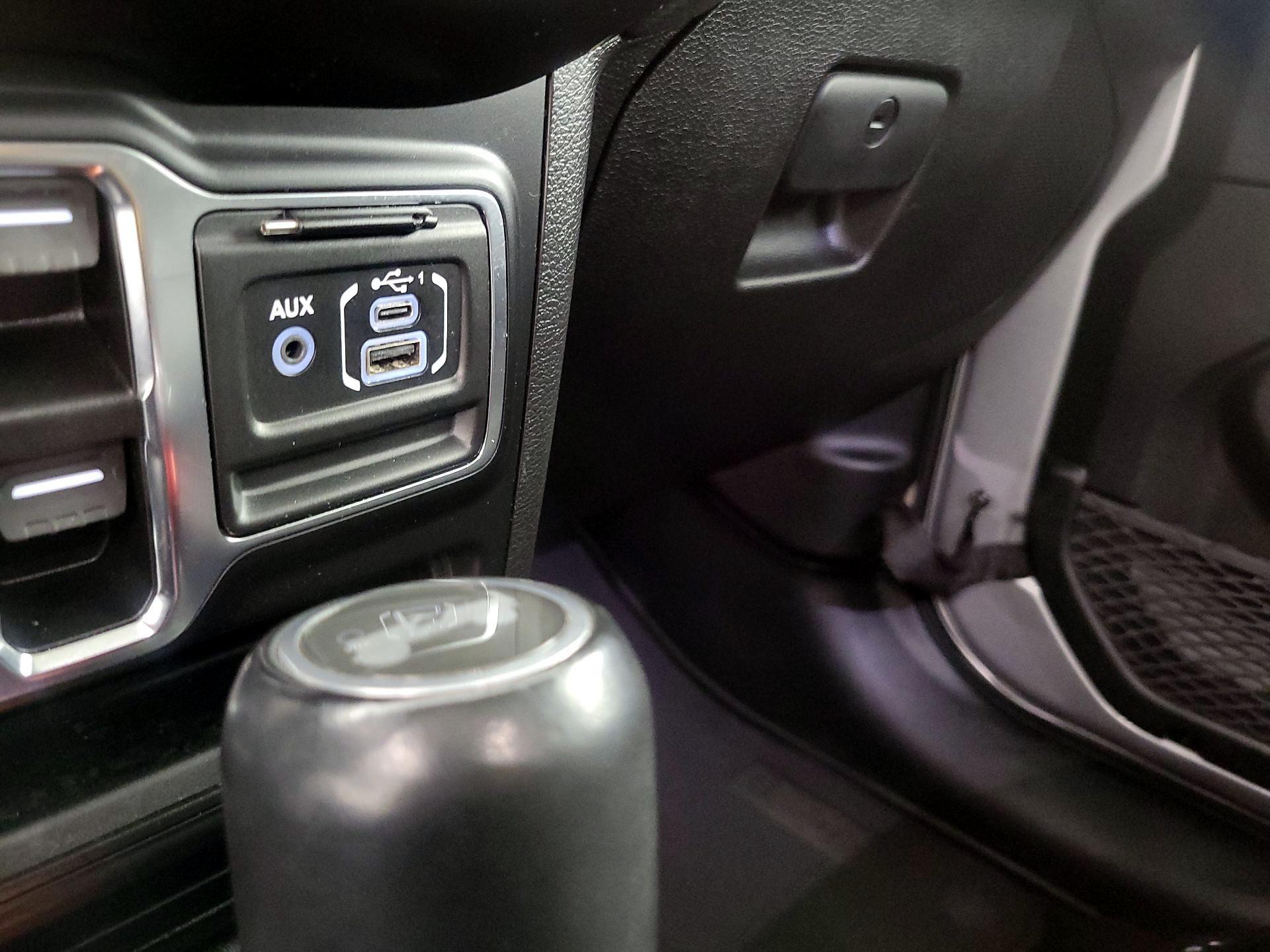 Thumbnail: 2021 Jeep Wrangler - 19