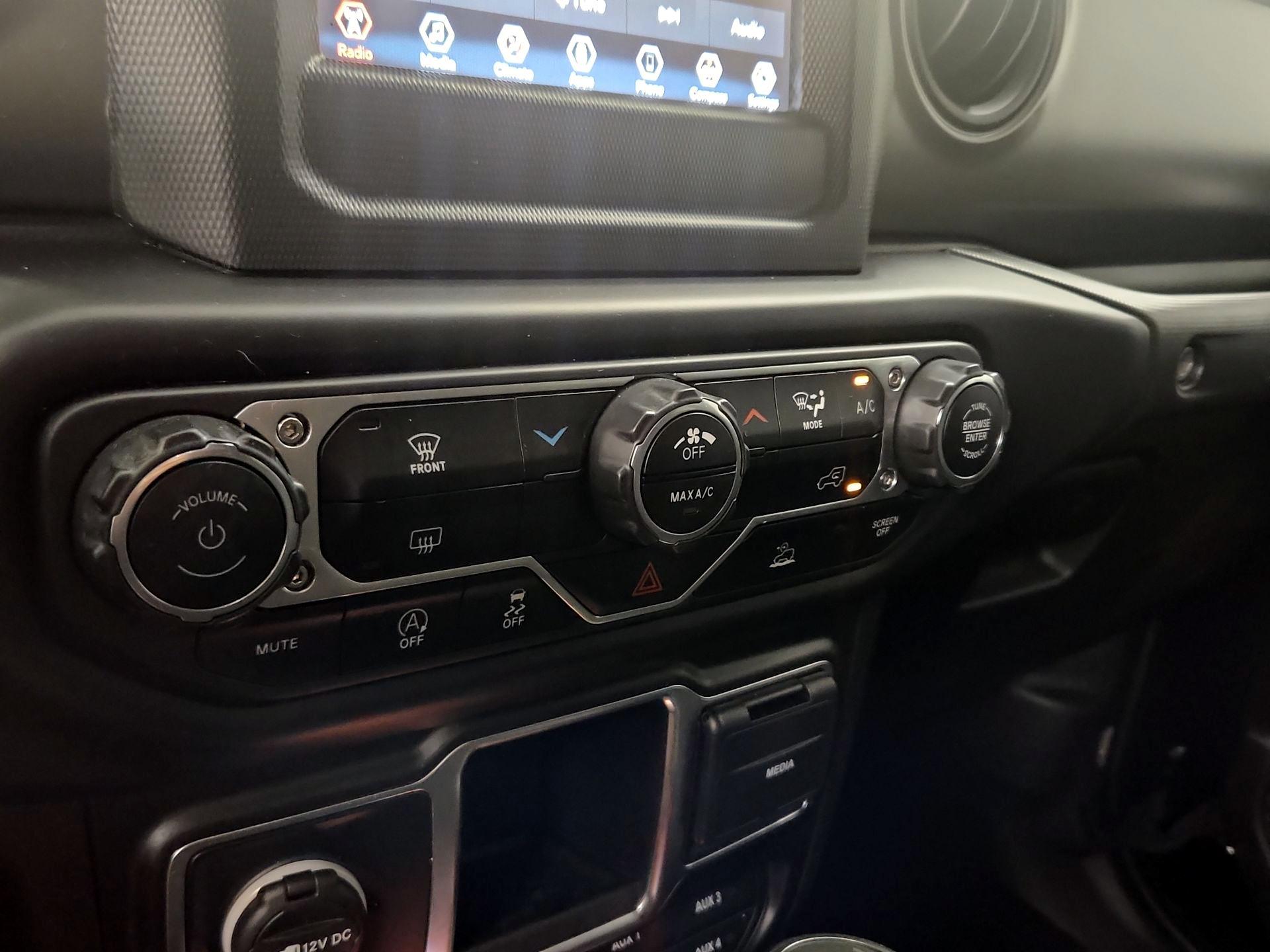 Thumbnail: 2022 Jeep Wrangler - 16