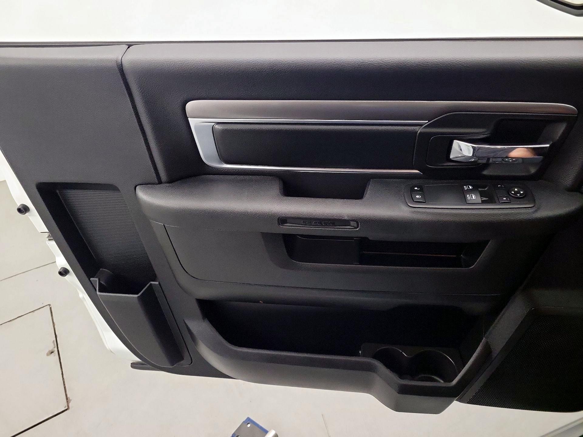 Thumbnail: 2023 RAM 1500 Classic - 12