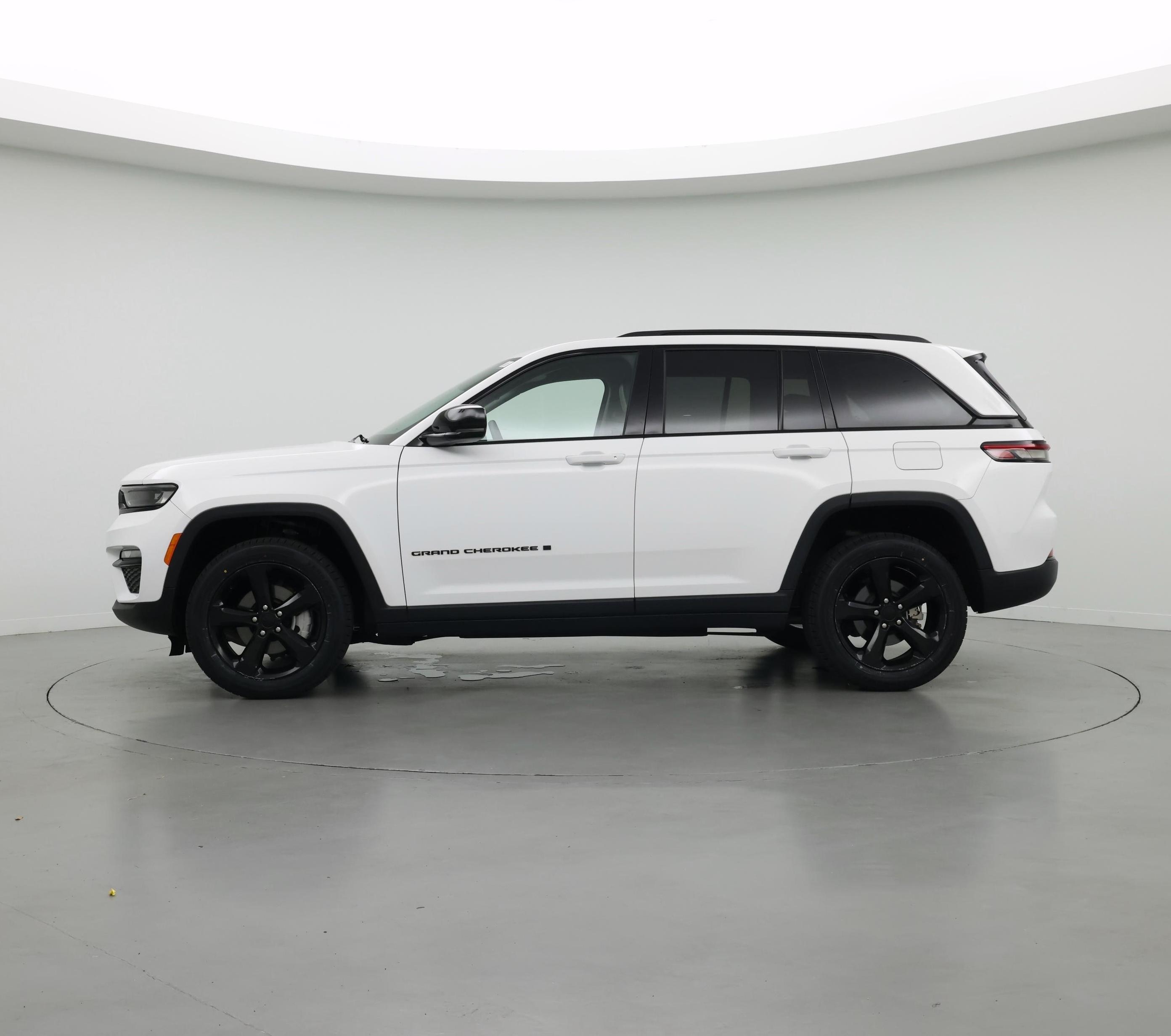 Thumbnail: 2023 Jeep Grand Cherokee - 3
