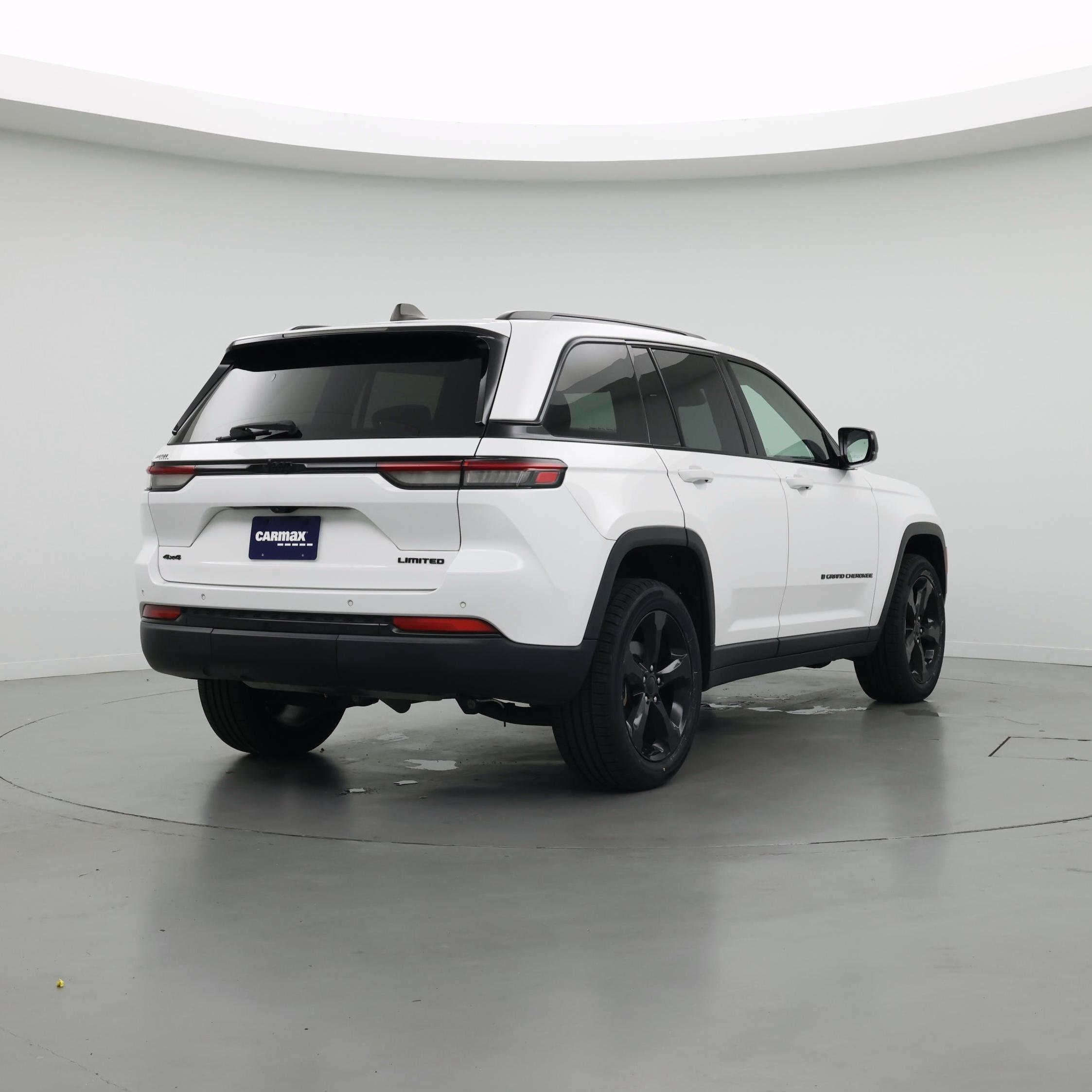 Thumbnail: 2023 Jeep Grand Cherokee - 8