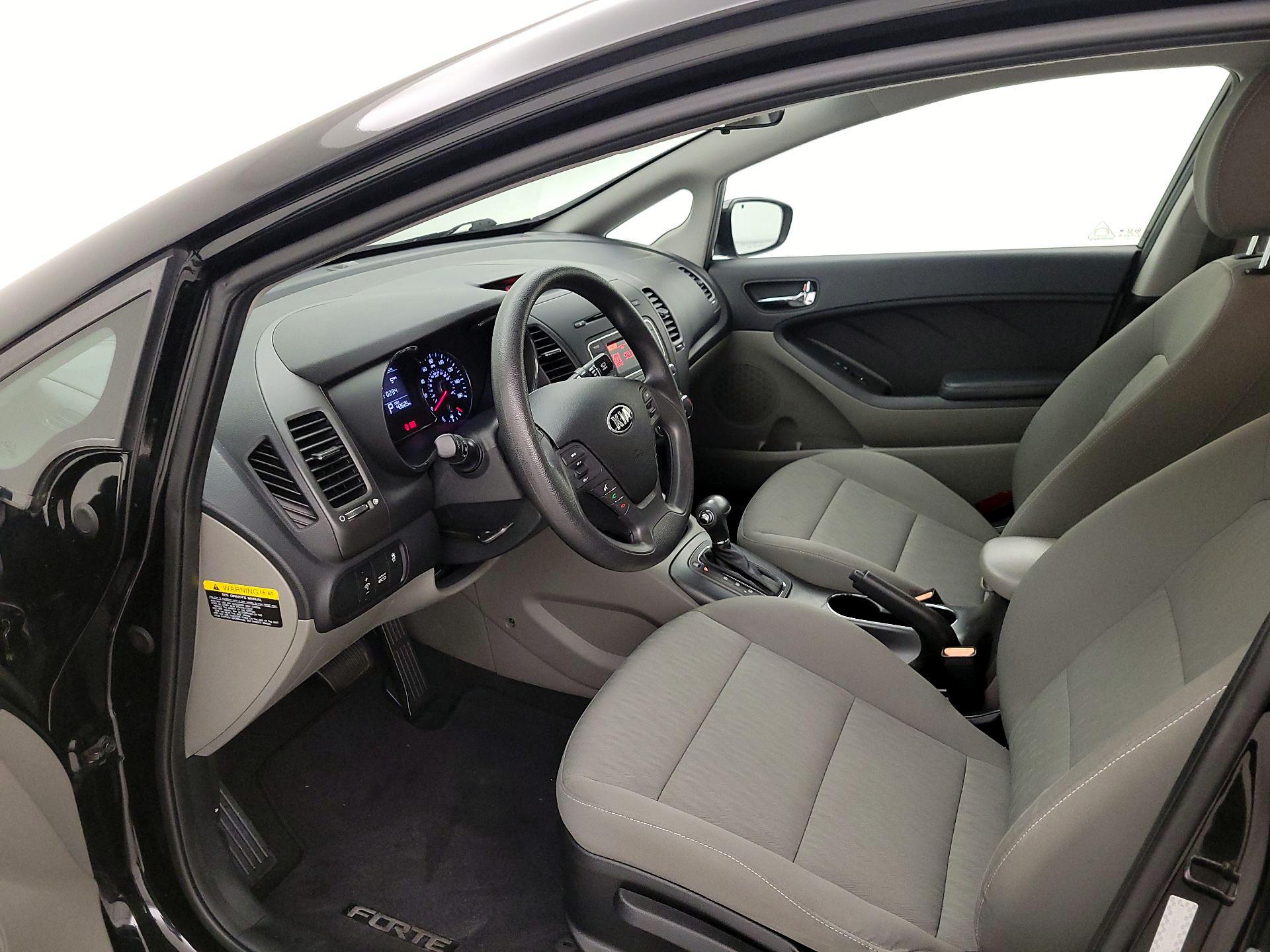 Thumbnail: 2016 Kia Forte - 11