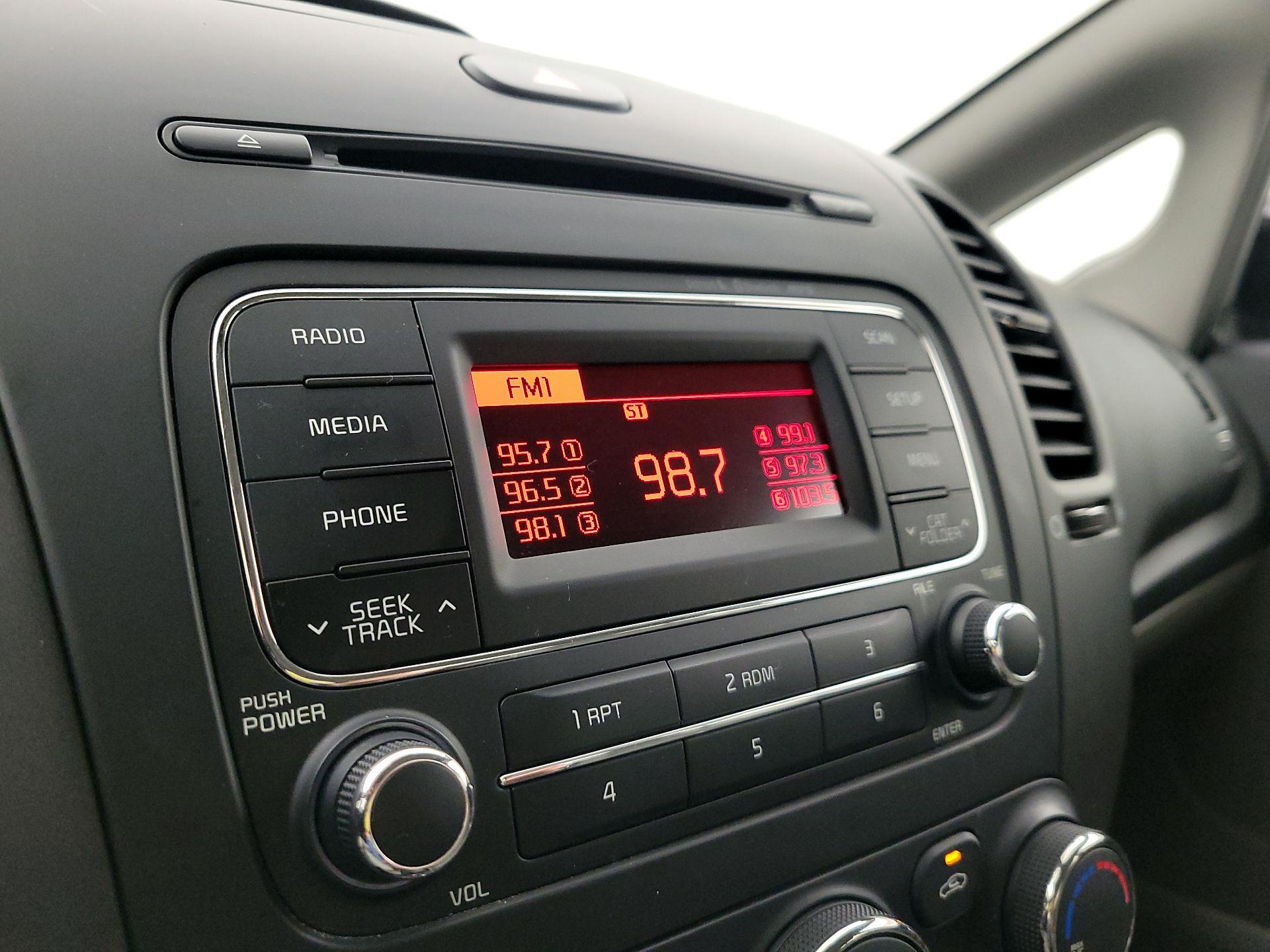 Thumbnail: 2016 Kia Forte - 14