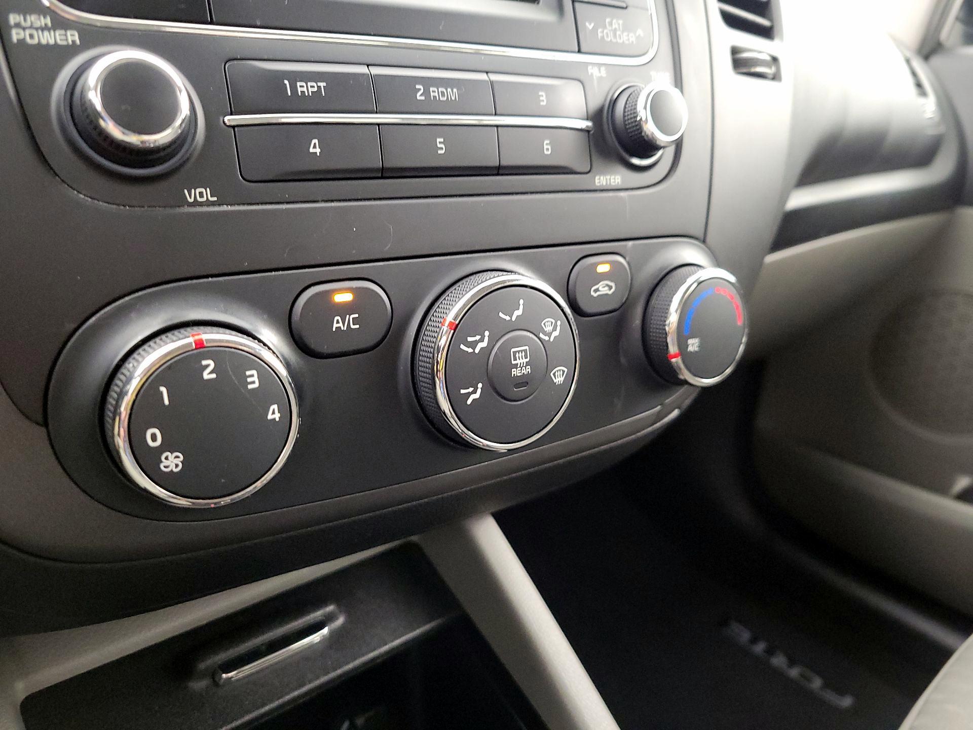 Thumbnail: 2016 Kia Forte - 15