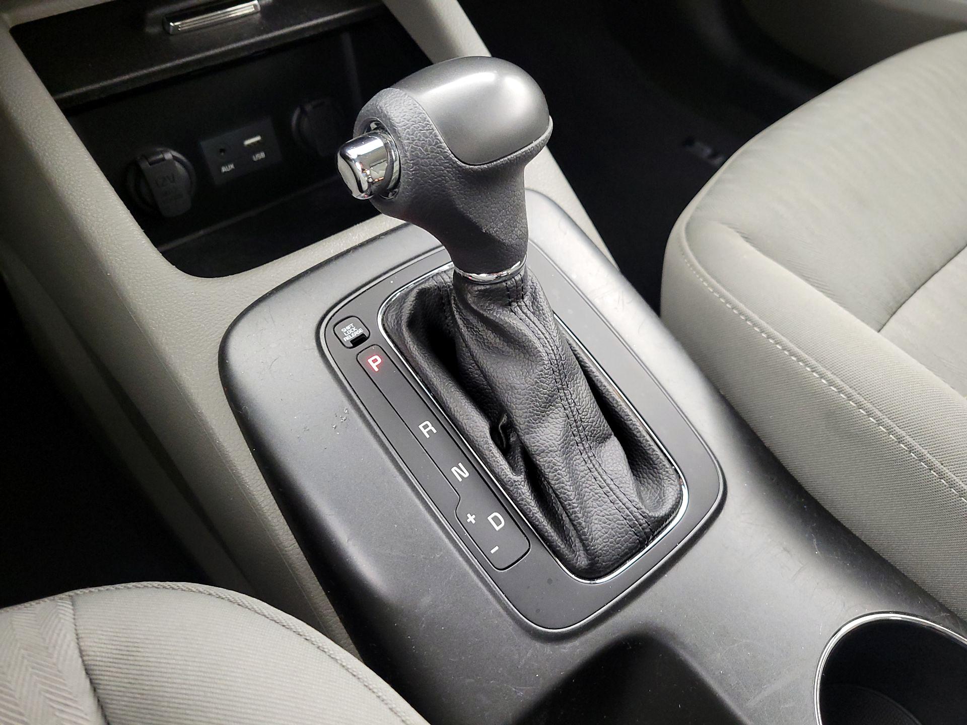 Thumbnail: 2016 Kia Forte - 16