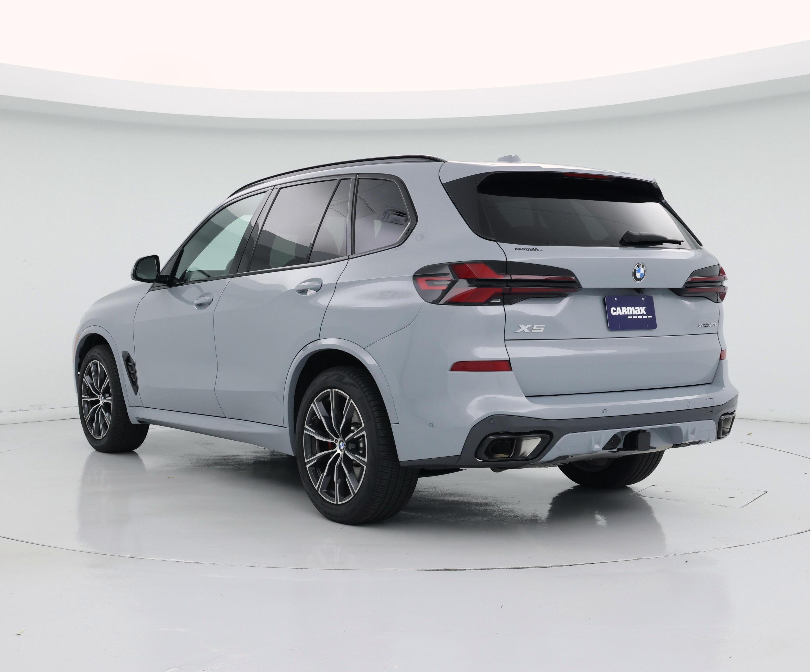 Thumbnail: 2026 BMW X5 - 2