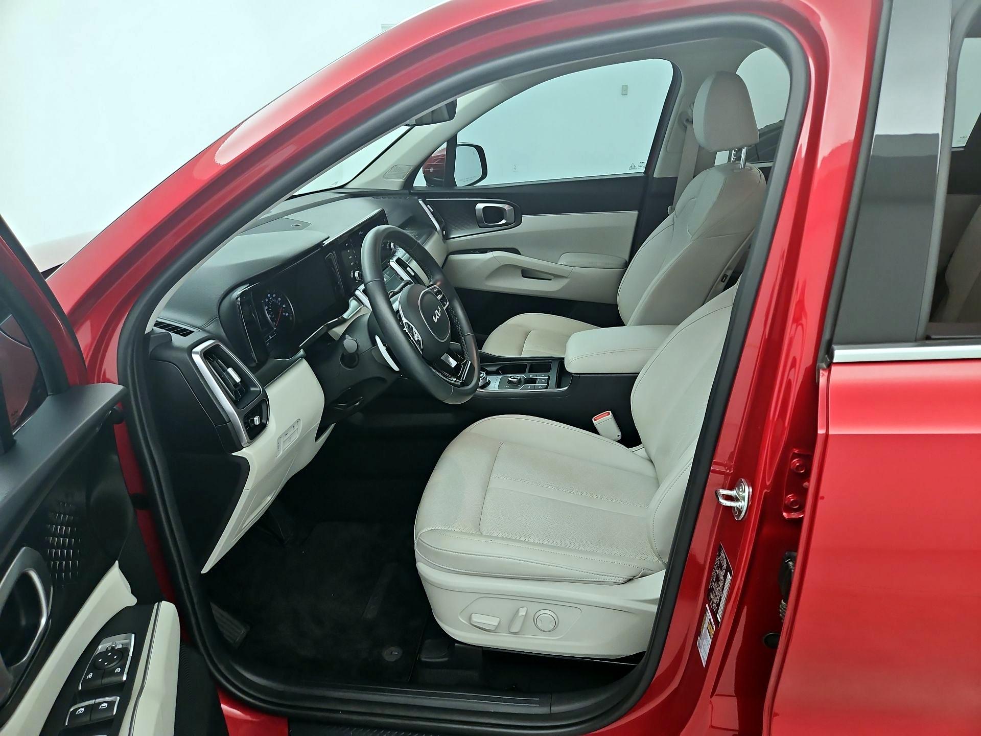 Thumbnail: 2023 Kia Sorento - 11
