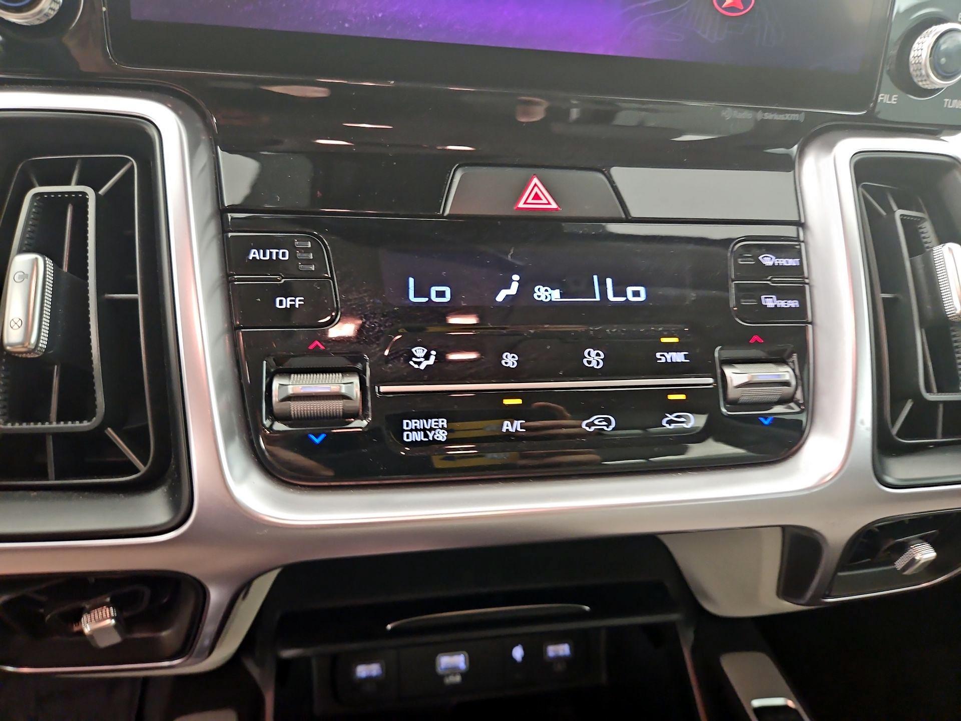 Thumbnail: 2023 Kia Sorento - 17