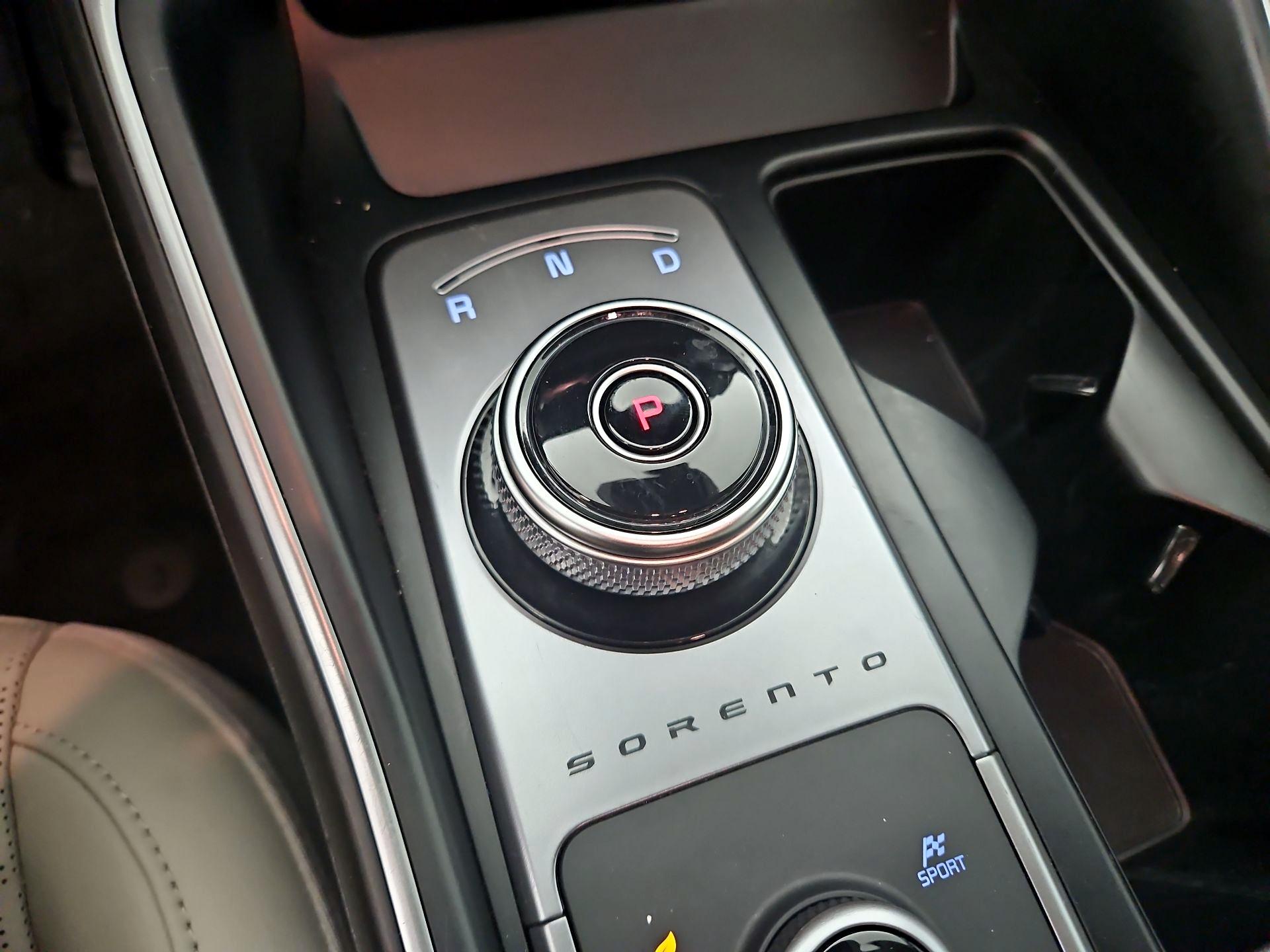 Thumbnail: 2023 Kia Sorento - 18