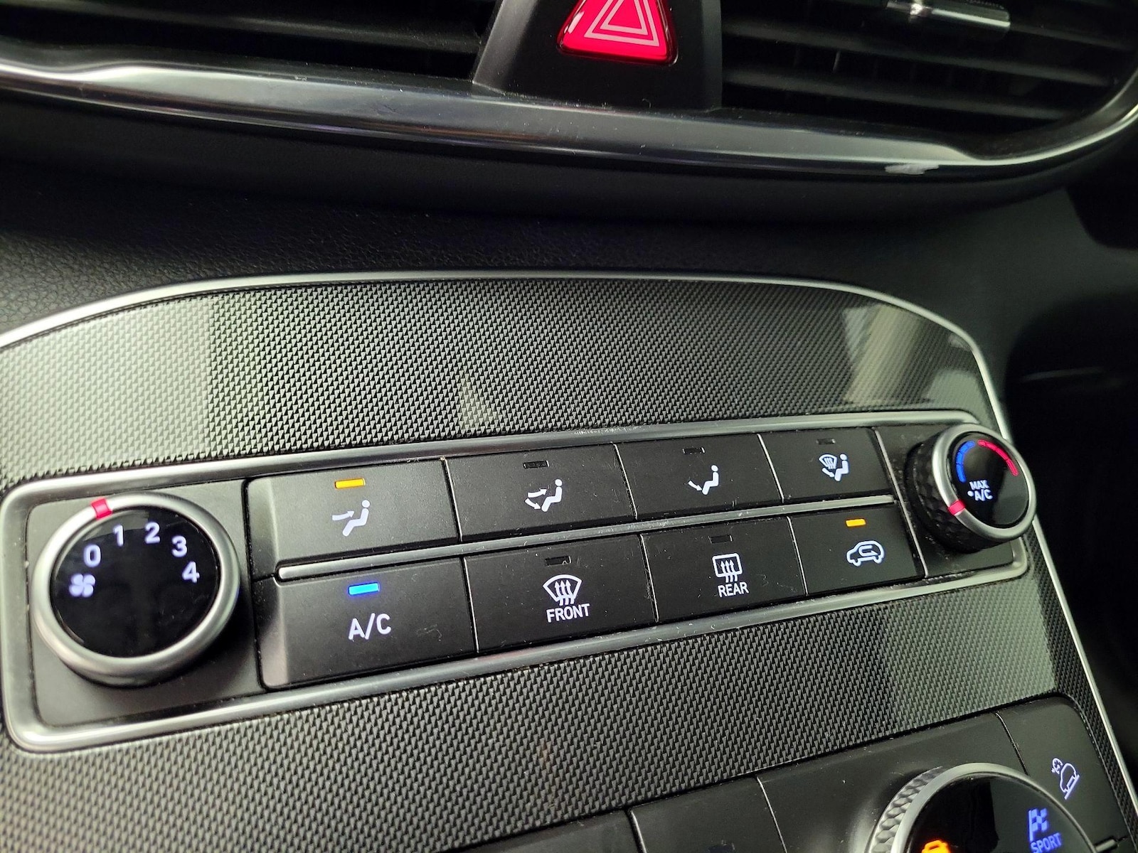 2023 Hyundai Santa Fe SE - Photo 17