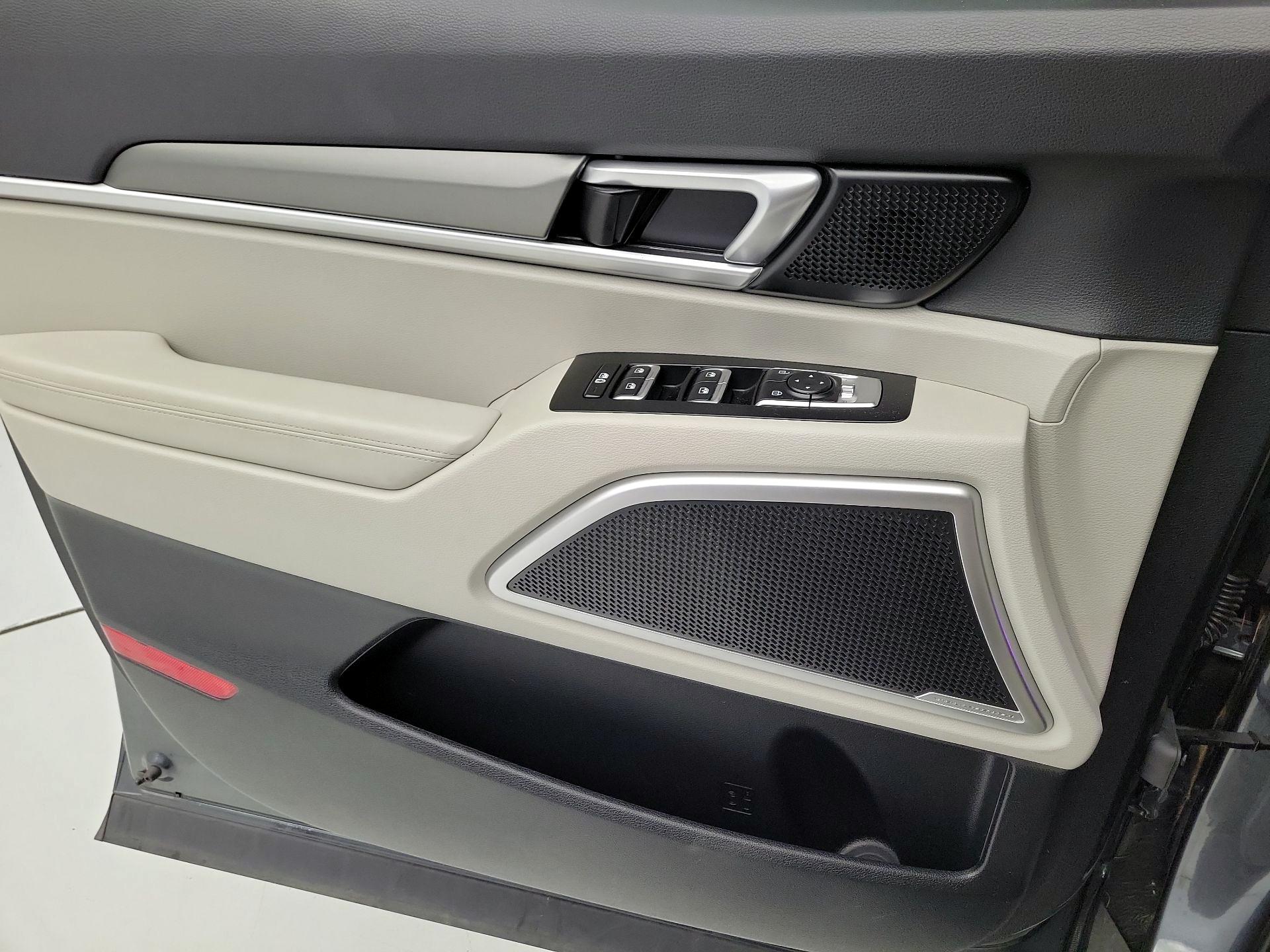 Thumbnail: 2020 Kia Telluride - 12