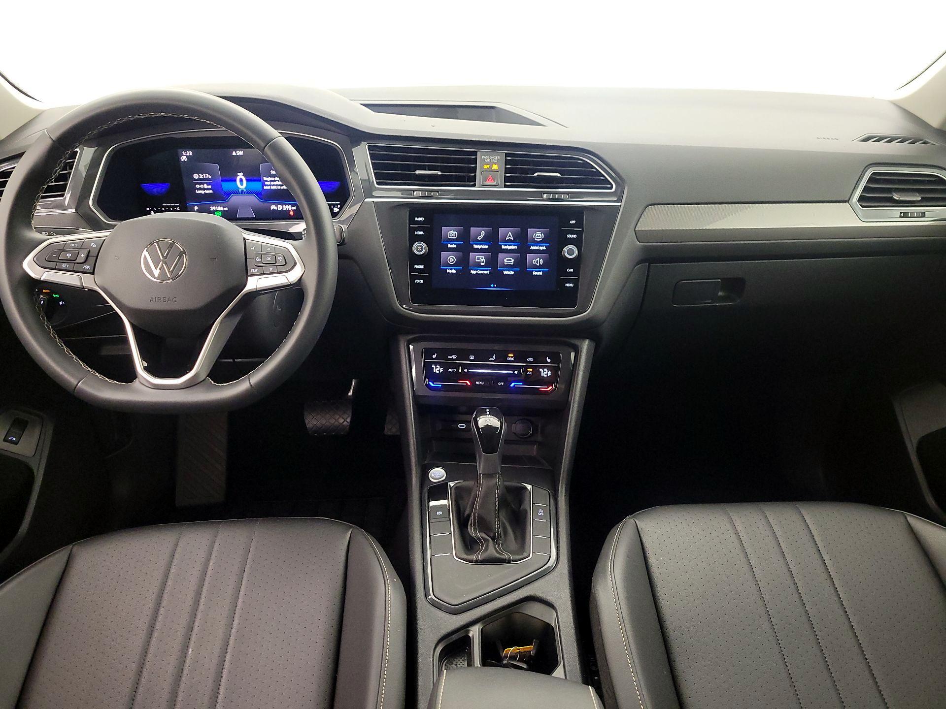 Thumbnail: 2023 Volkswagen Tiguan - 9