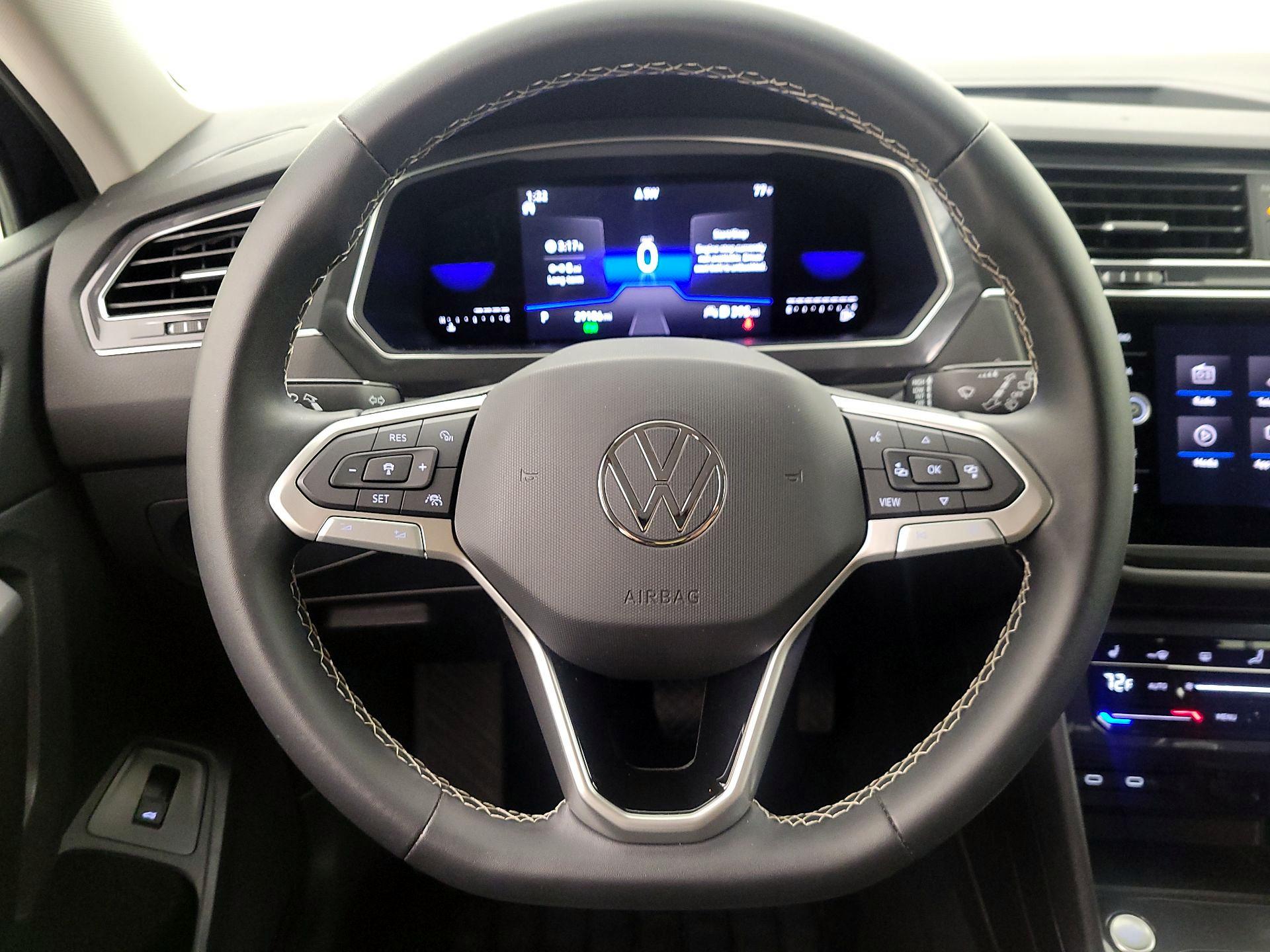 Thumbnail: 2023 Volkswagen Tiguan - 10