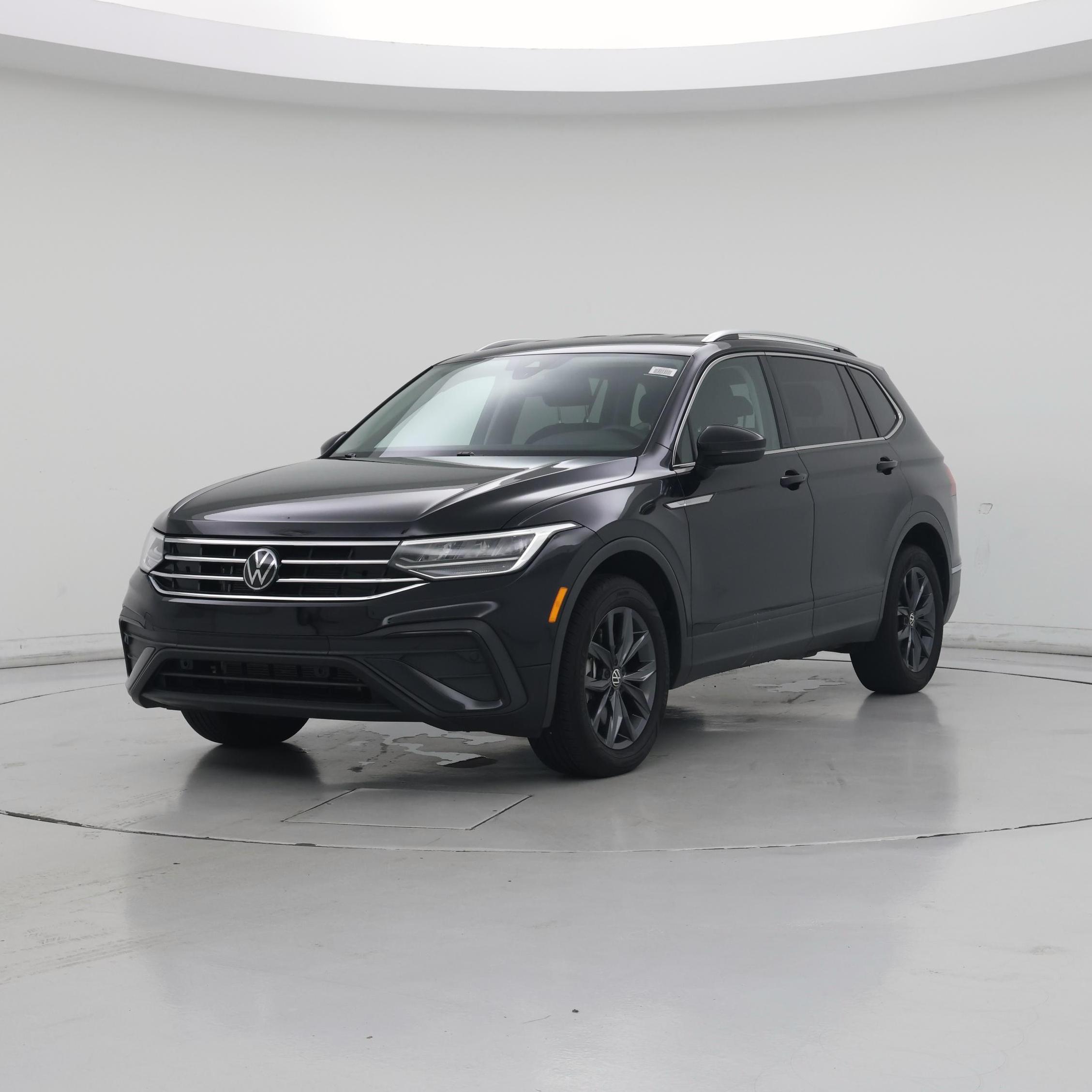 Thumbnail: 2023 Volkswagen Tiguan - 4