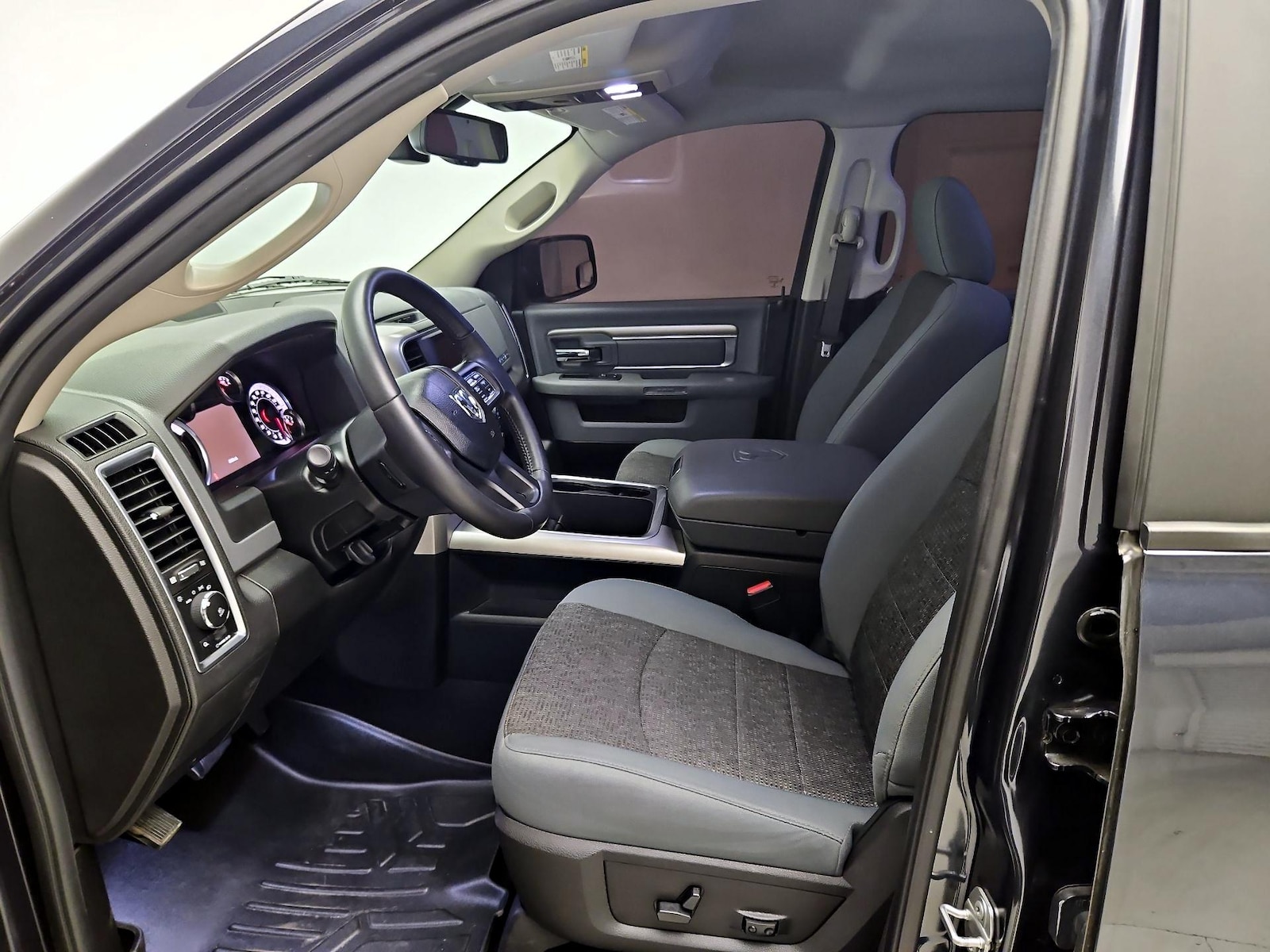 Power Seat(s) & Side Airbags