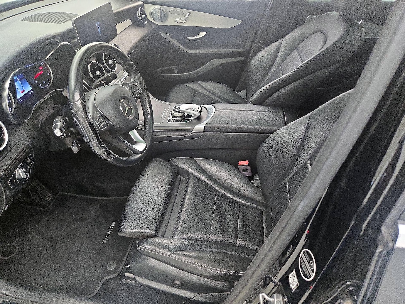 2019 Mercedes-Benz GLC GLC300 - Photo 12