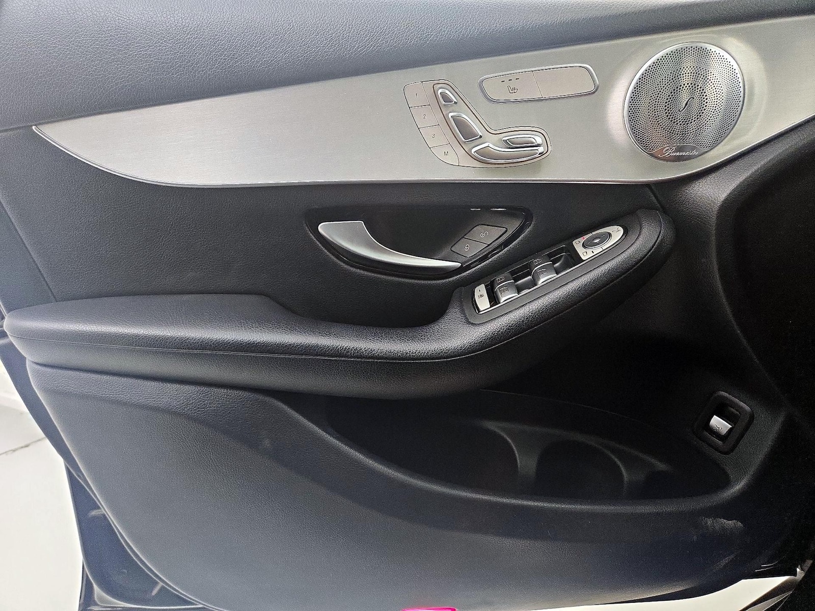 2019 Mercedes-Benz GLC GLC300 - Photo 13