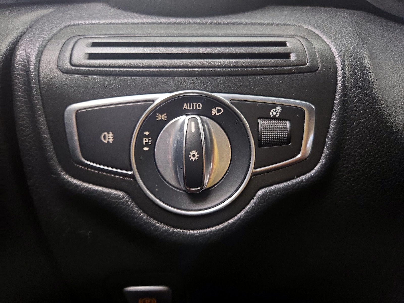 2019 Mercedes-Benz GLC GLC300 - Photo 14