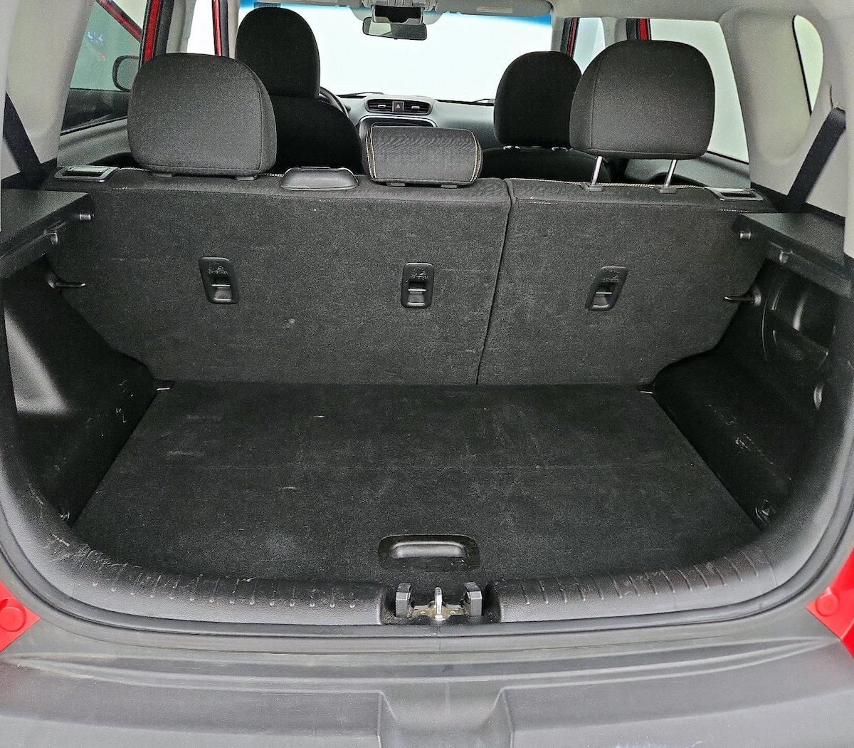Trunk/Cargo (Seats Up)