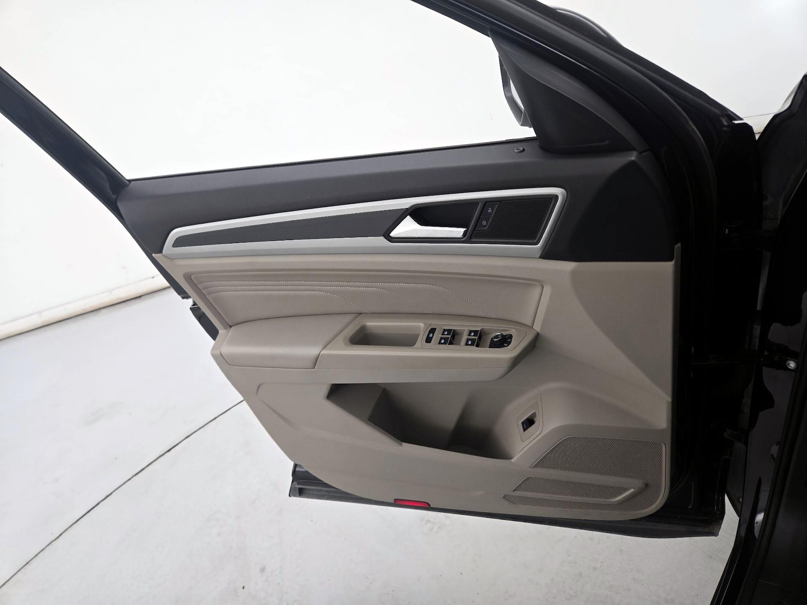 2021 Volkswagen Atlas SE w/Tech R-Line - Photo 13
