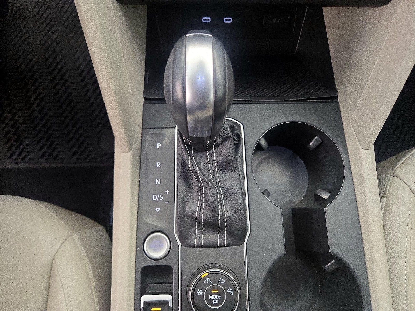 2021 Volkswagen Atlas SE w/Tech R-Line - Photo 18