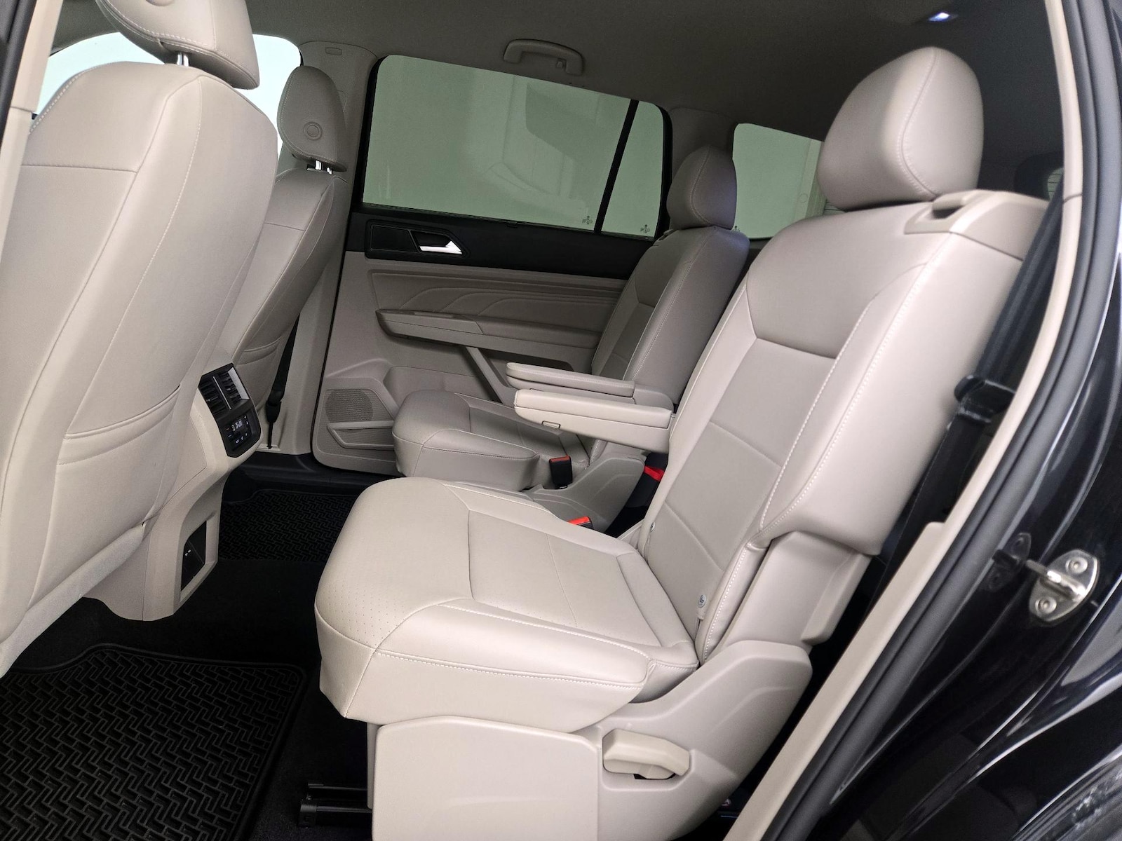2021 Volkswagen Atlas SE w/Tech R-Line - Photo 20