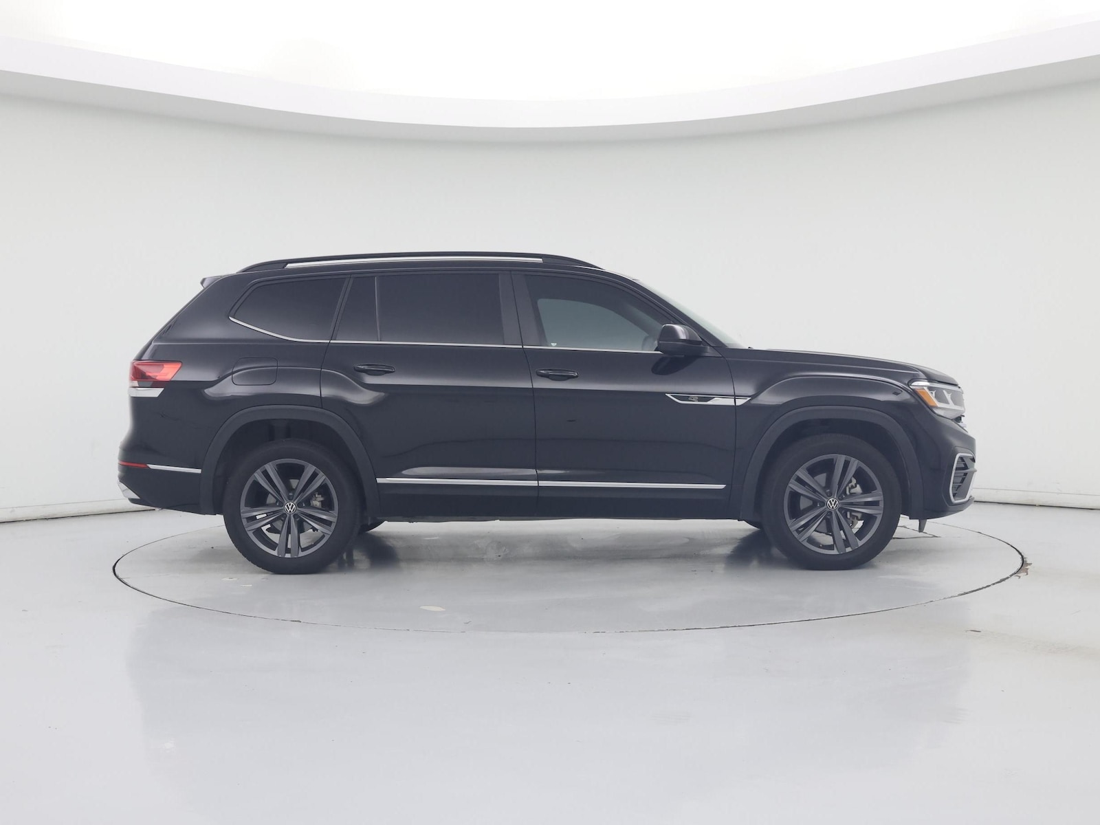 2021 Volkswagen Atlas SE w/Tech R-Line - Photo 8