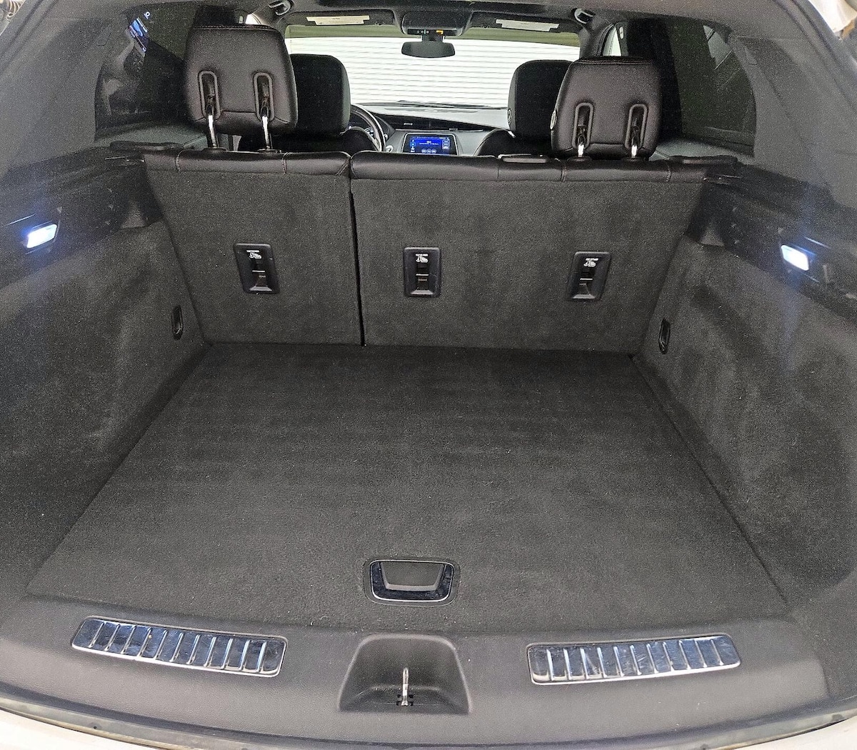 Trunk/Cargo (Seats Up)