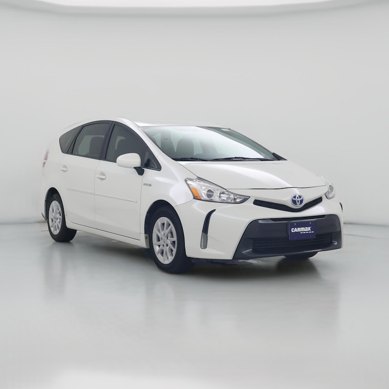 2016 Toyota Prius v Three