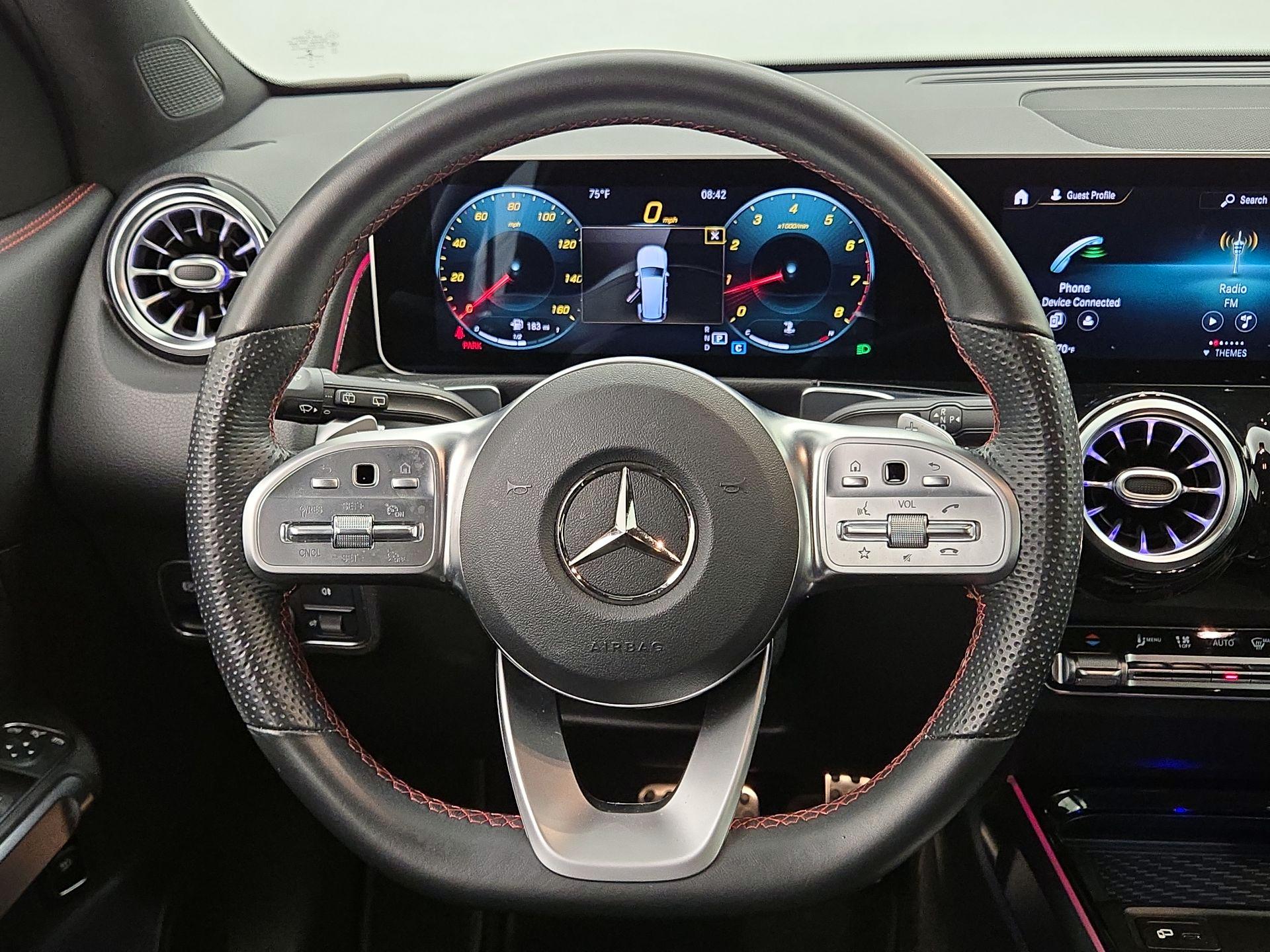 Thumbnail: 2021 Mercedes-Benz GLB - 10