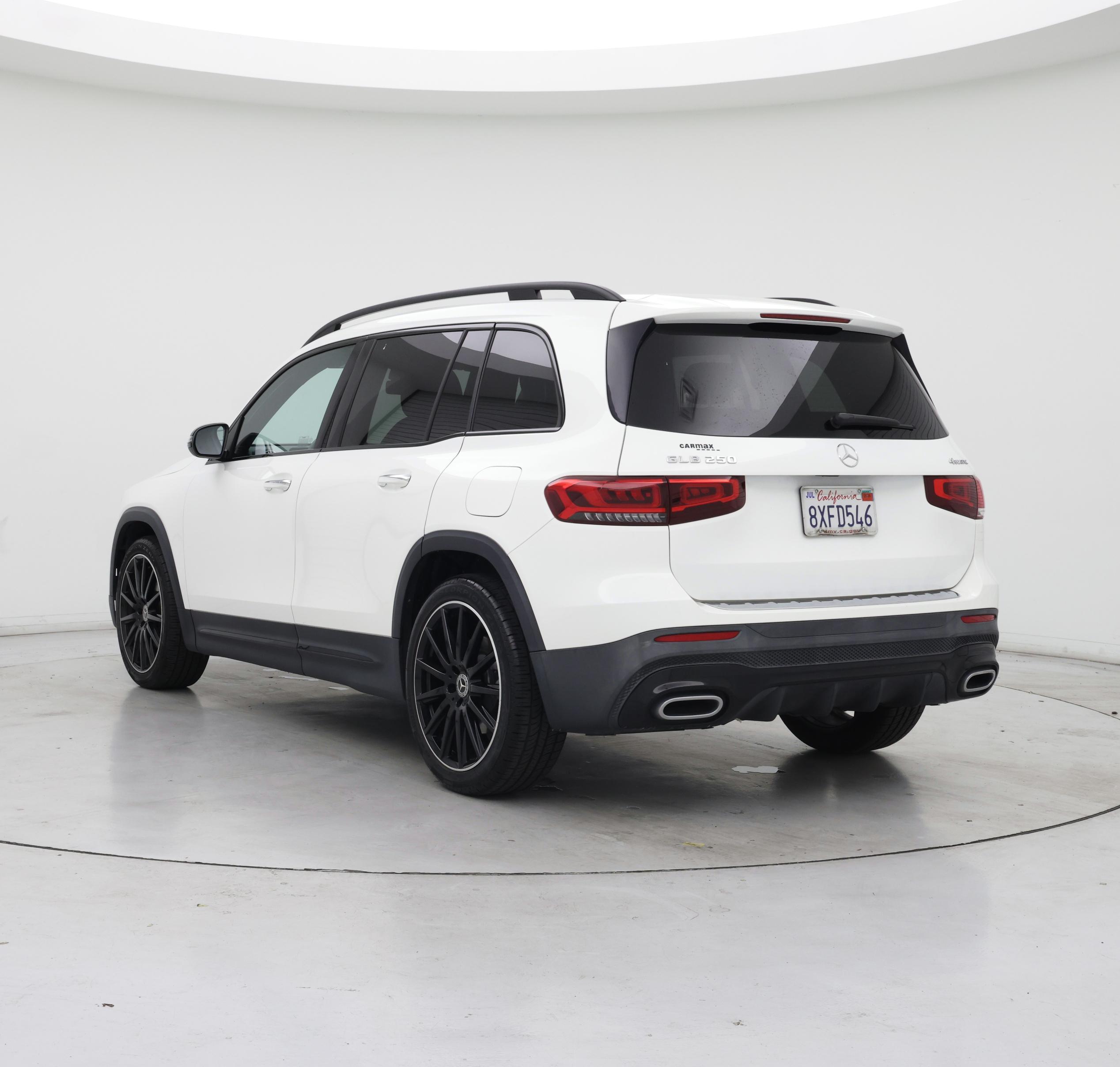 Thumbnail: 2021 Mercedes-Benz GLB - 2